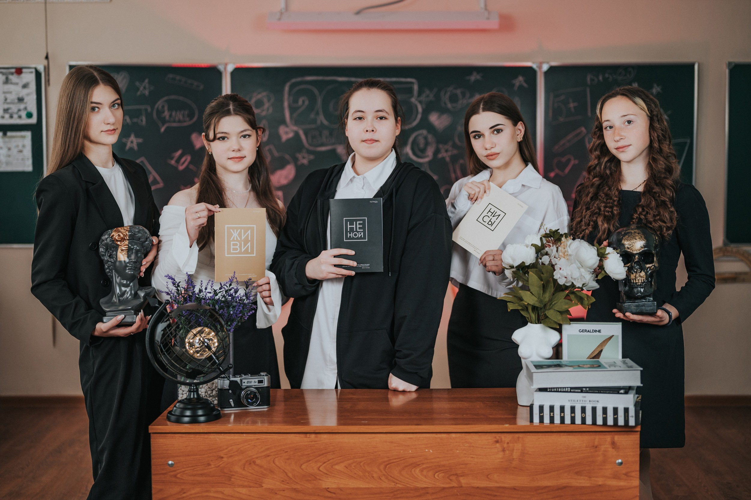 В школе. Выпускные альбомы и Школьный фотограф в Алексеевке, Бирюче, Красном