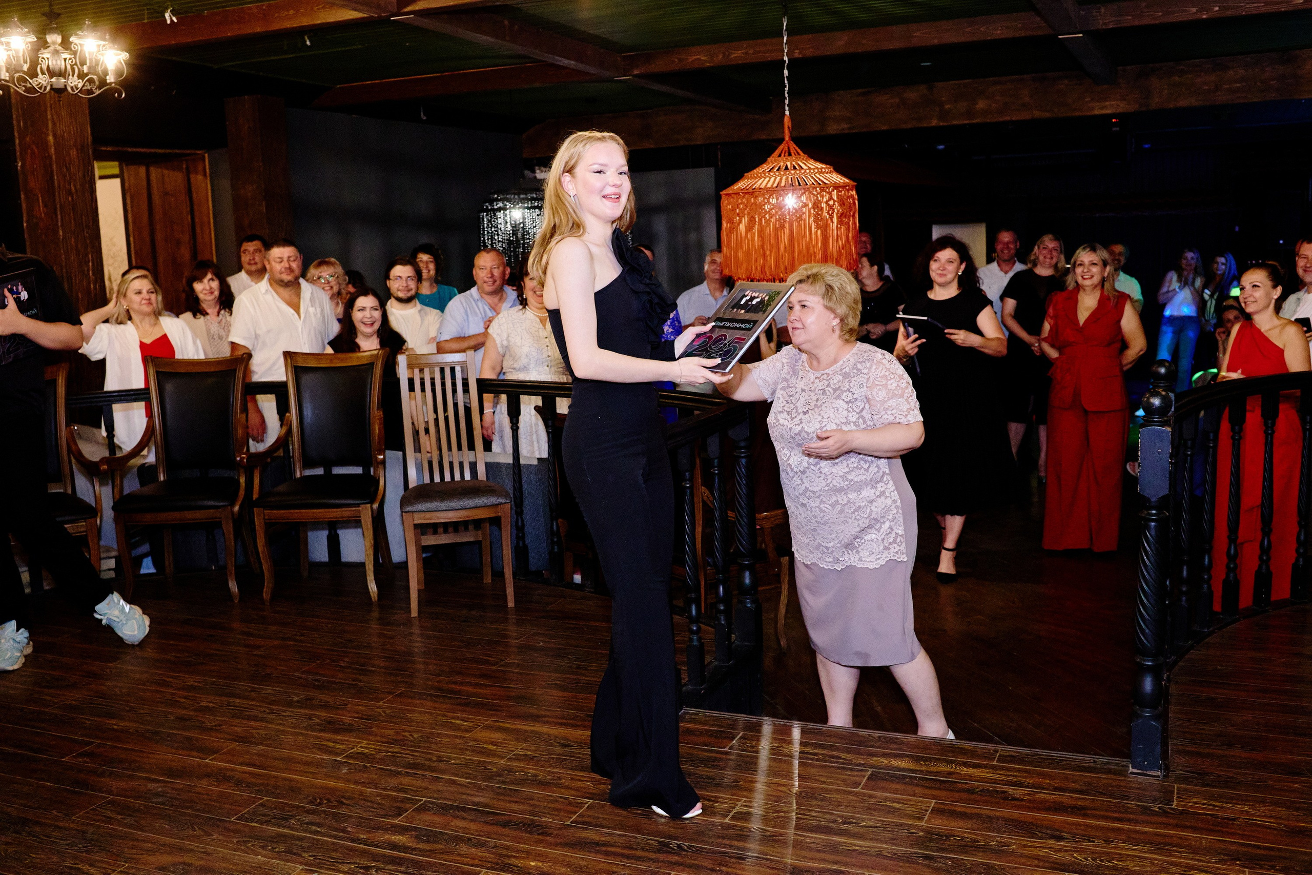 Выпускной 35 Сош. Фотограф Выпускные альбомы Таганрог Сергей Коробченко