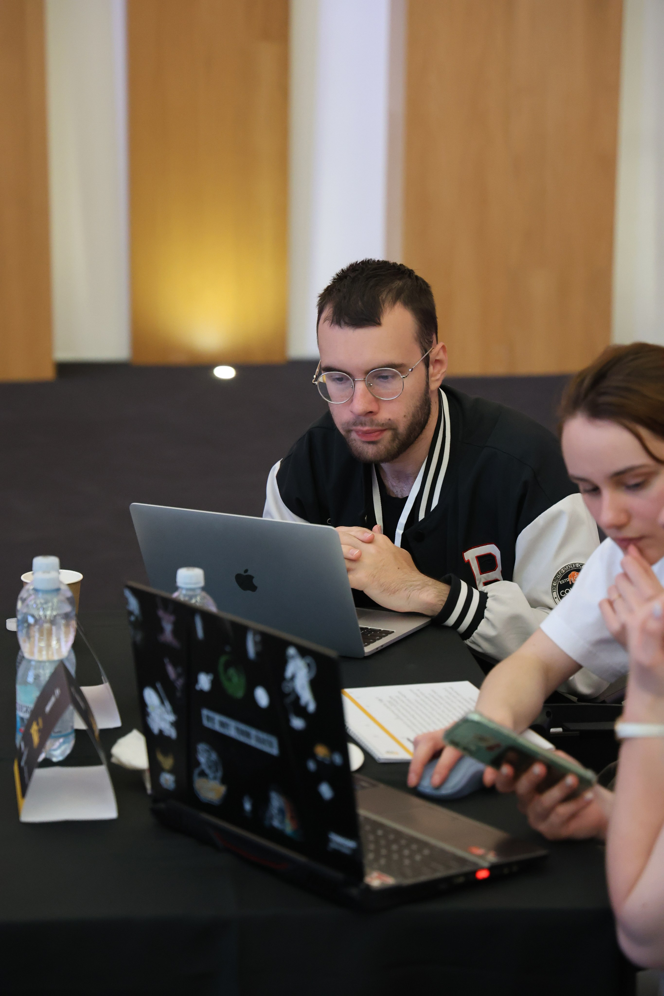 «LeaderUp» Case-championship. Aleksandr Rasskazchikov — Photographer