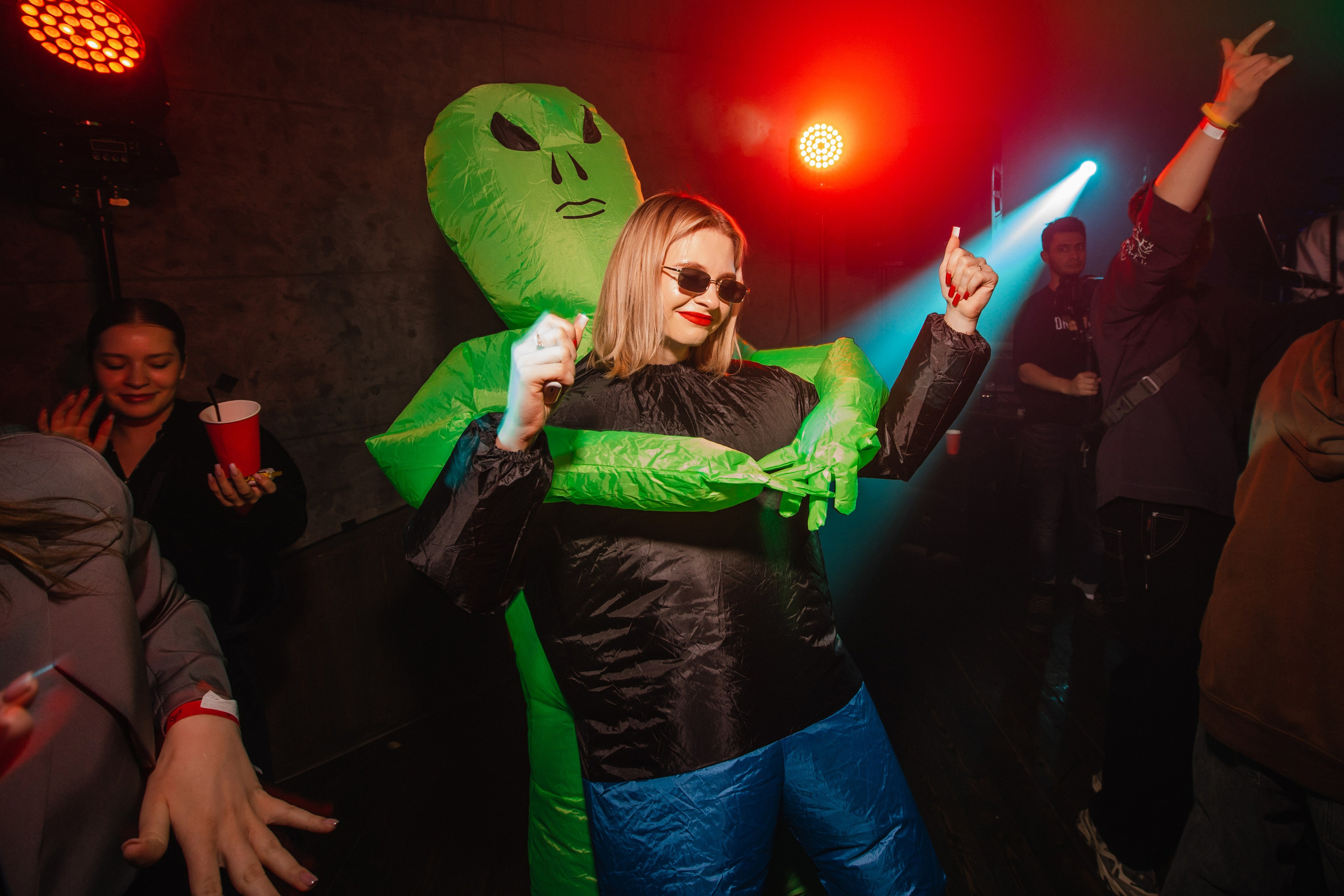 Cosmorave by #DABUDETBIT 2024. Роман Урумбаев фотограф Нижневартовск