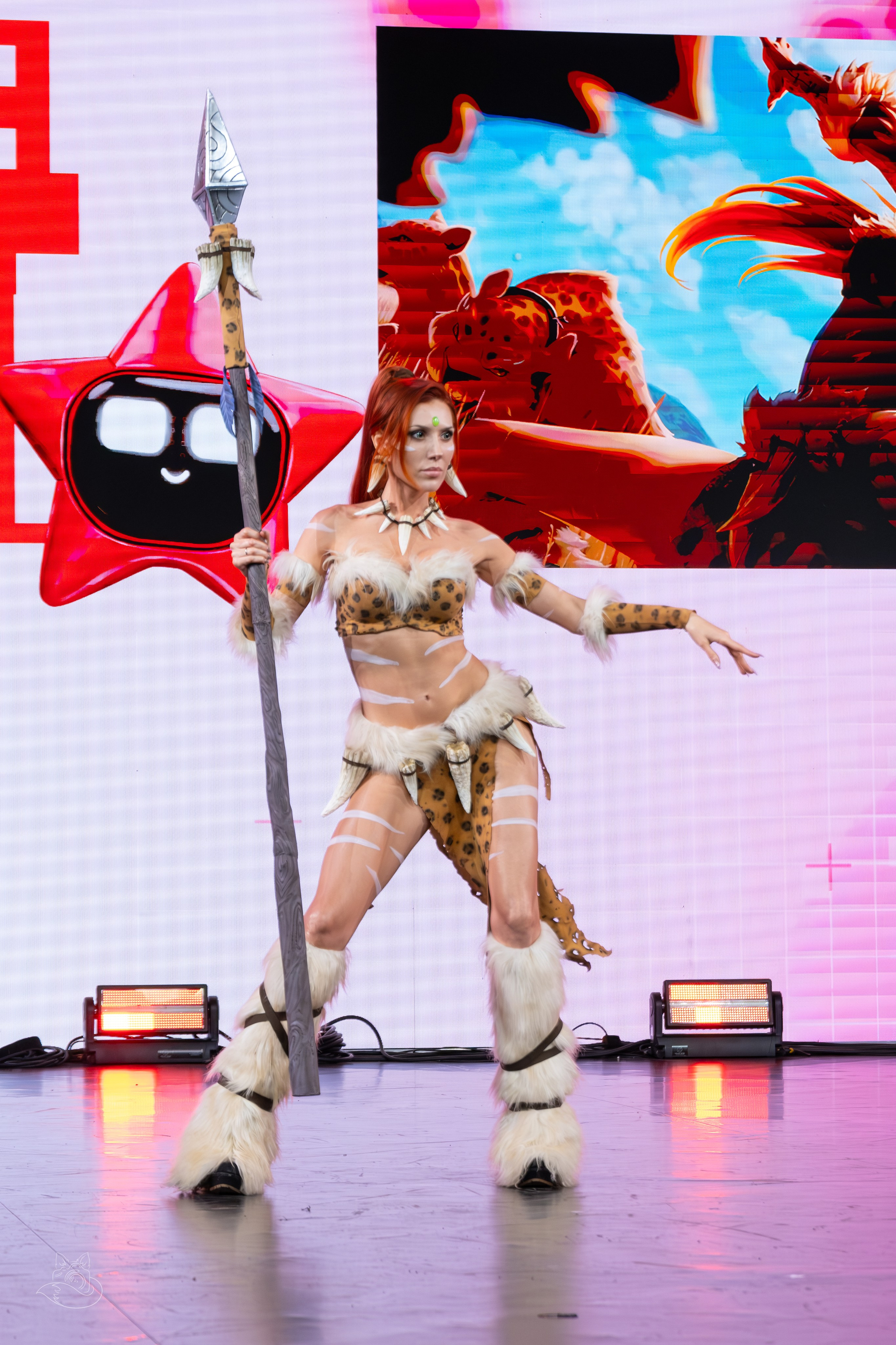 Сцена РЭД ЭКСПО 2024. Косплей фотограф