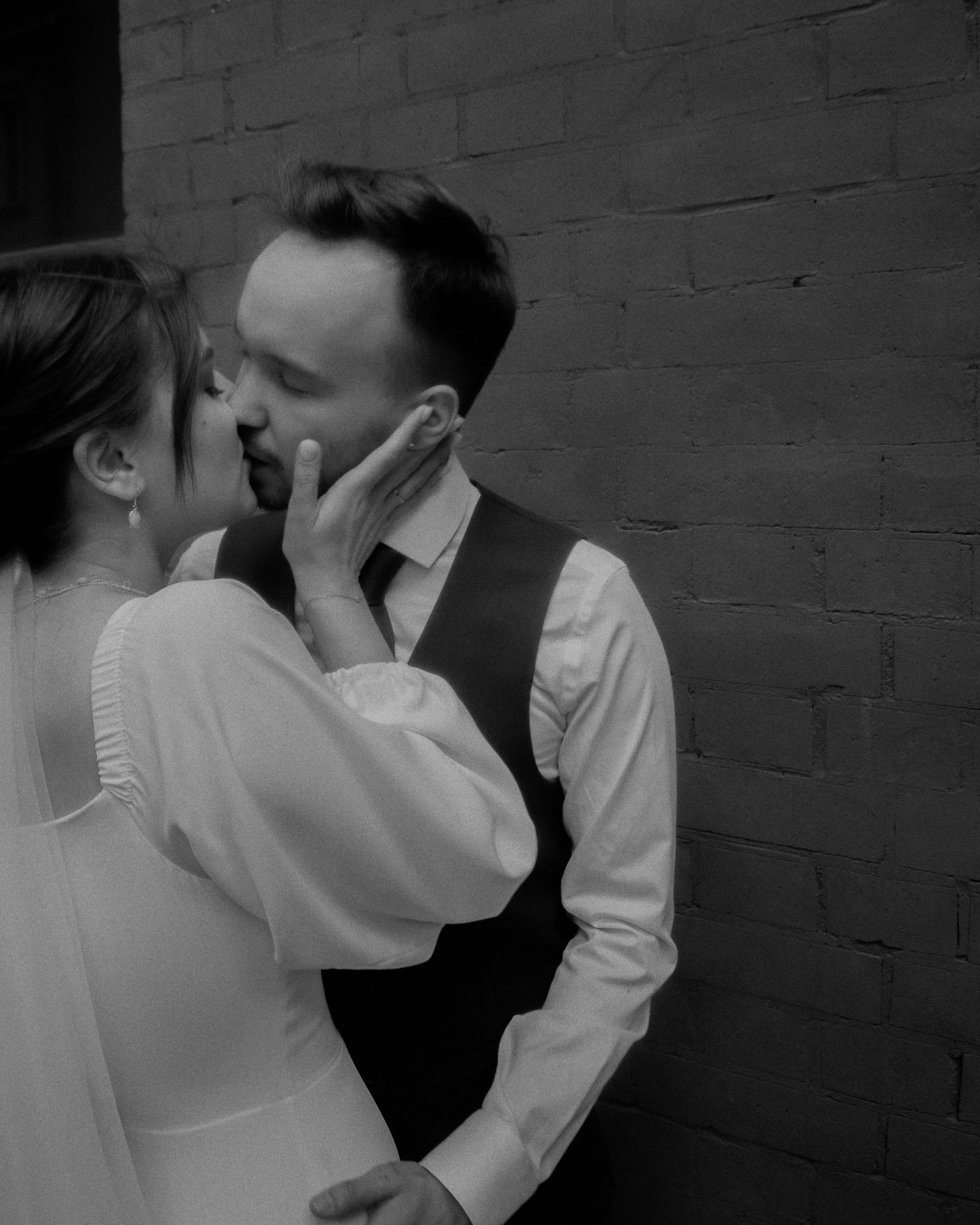 Москва как декорация любви — свадебная фотосессия в городе и на природе. Свадебный фотограф в Санкт-Петербурге Миша Репина