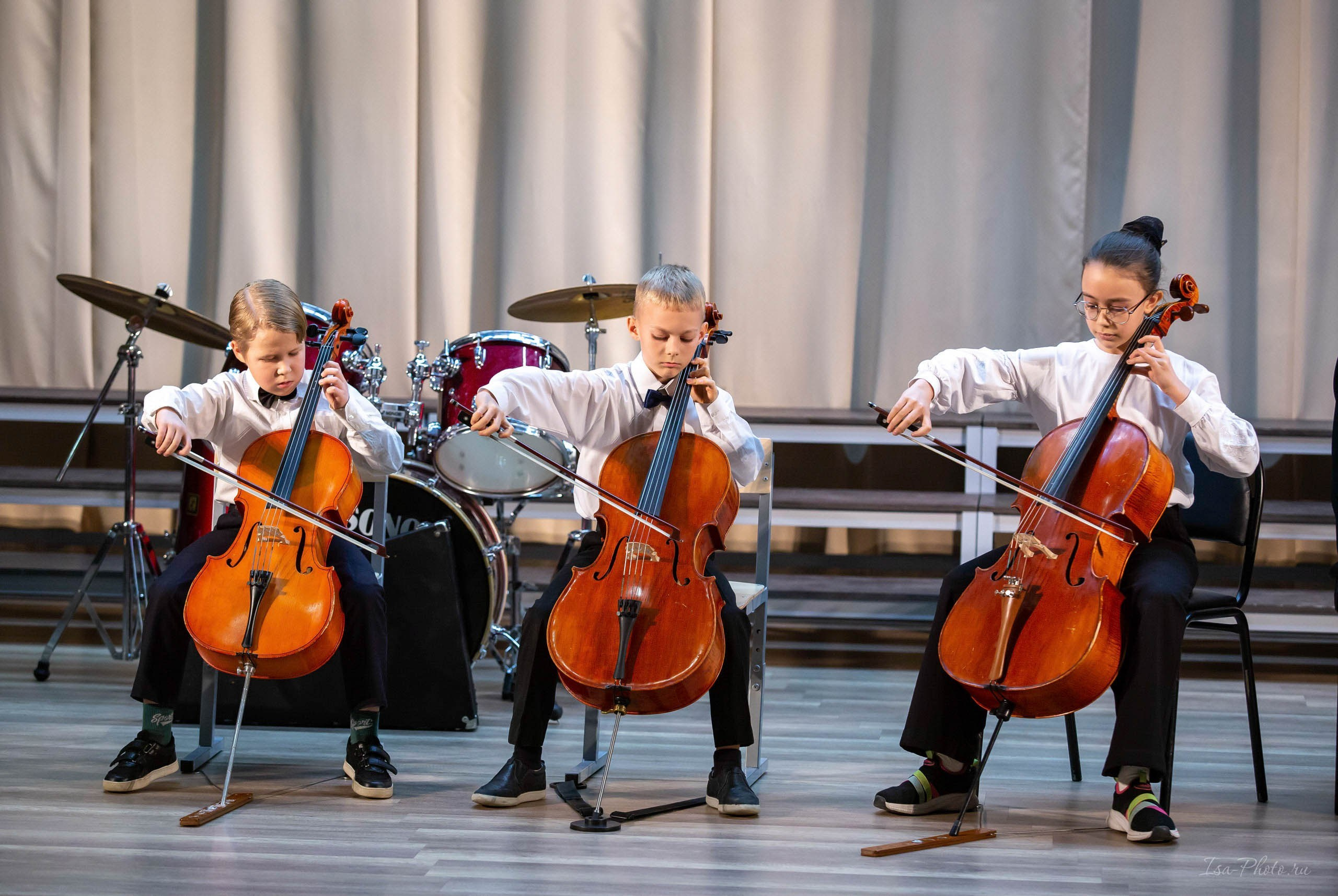 Отчётный концерт ДШИ им. Н.А. Римского-Корсакова. Струнный отдел. Репортажный фотограф в Москве