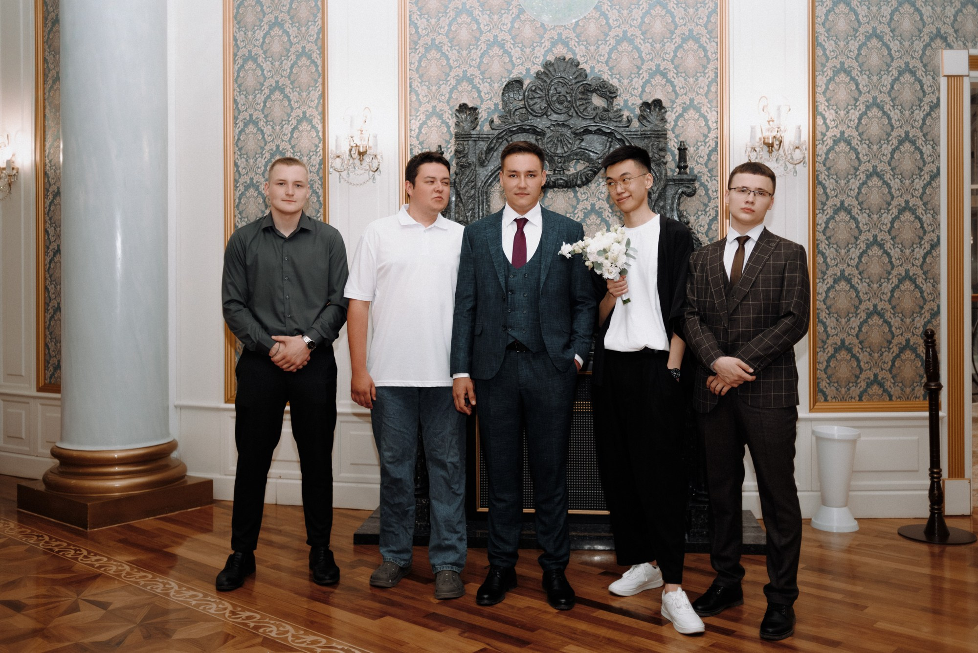 Свадебный фотограф в Тюмени — Фотосессия Тимура и Лизы в городском стиле. Портретный фотограф Тюмень Дарья Мустафина