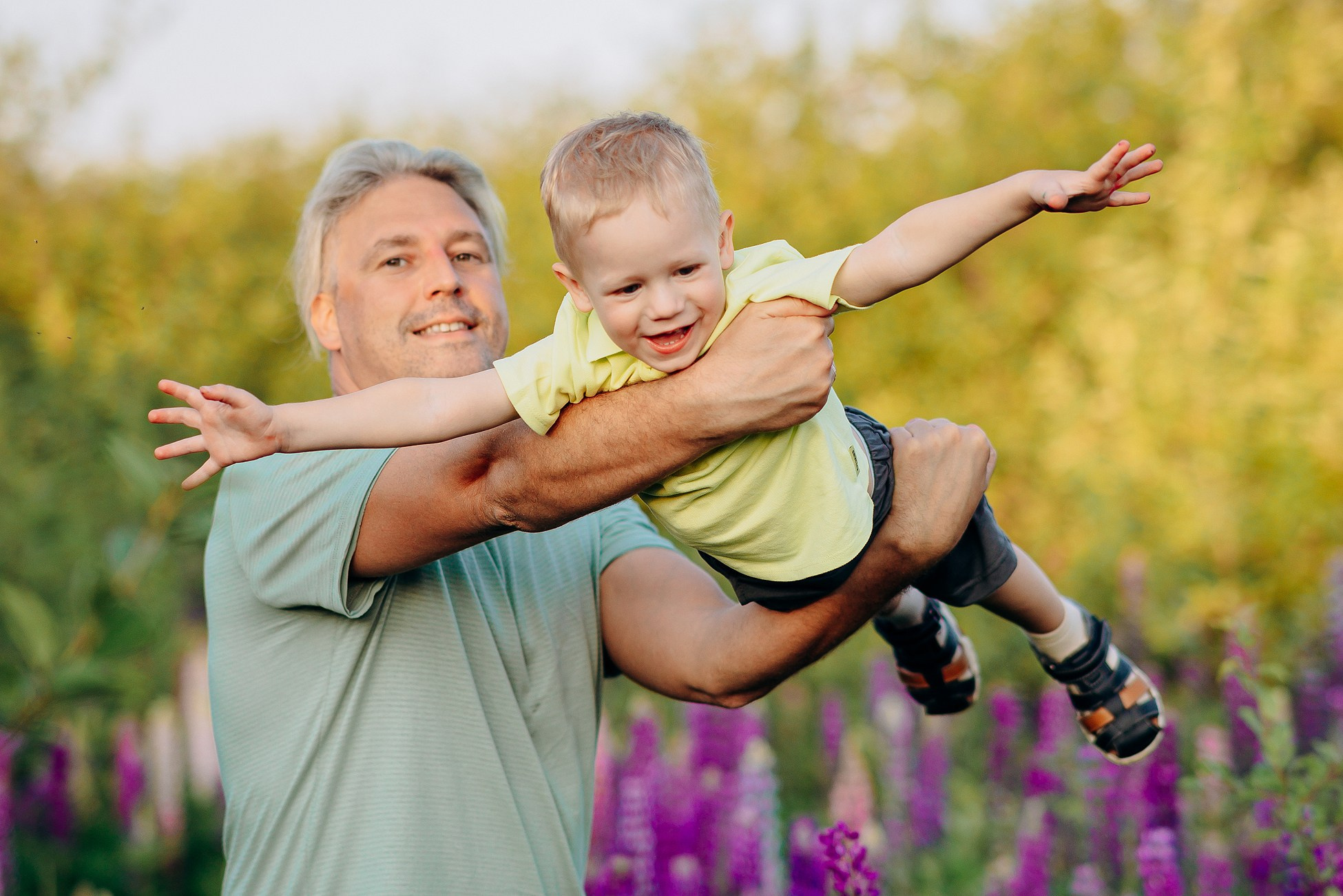 Прогулка в люпиновом поле. Семейный фотограф в Пензе Мария Левина
