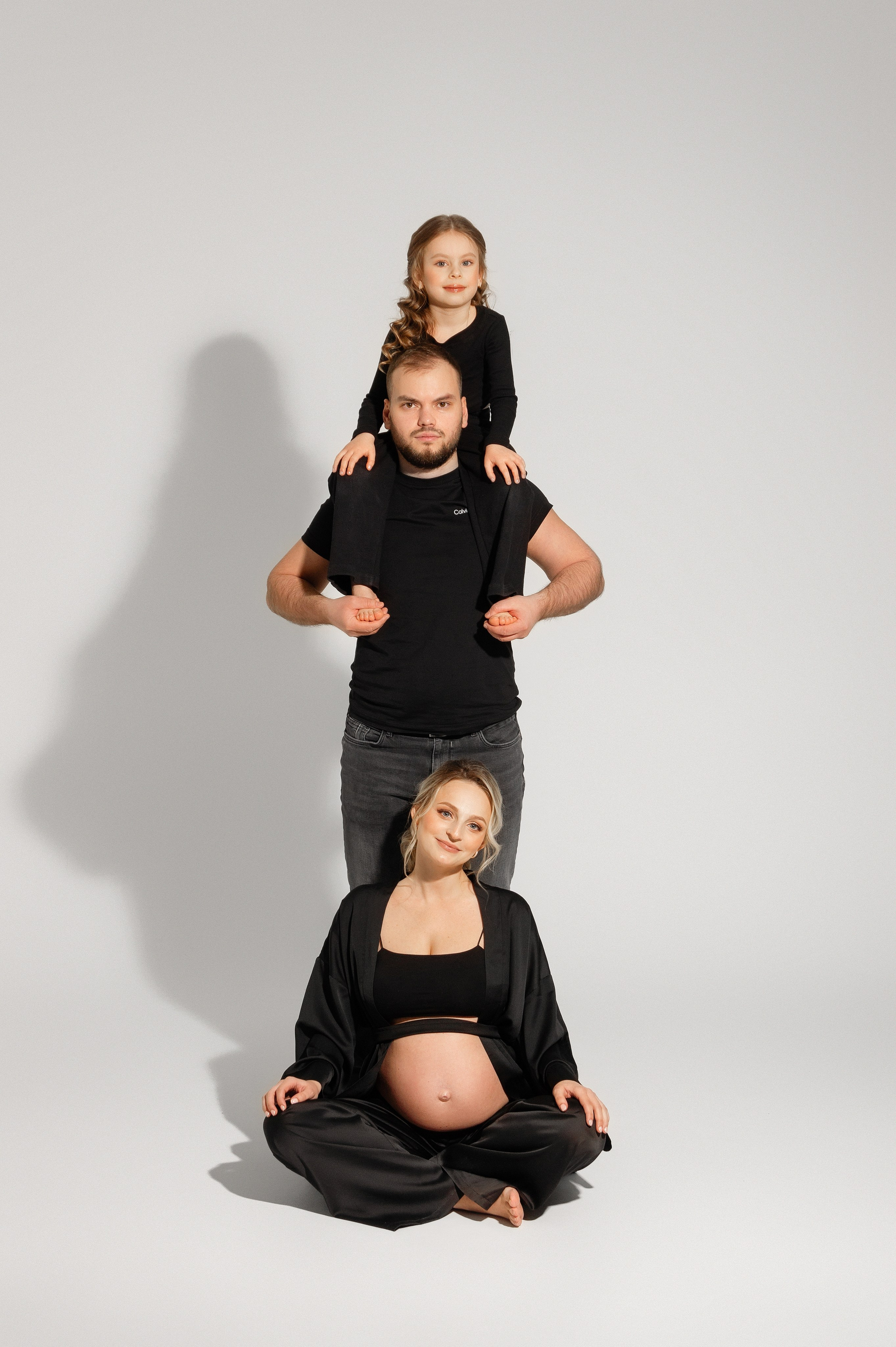 Екатерина с семьёй. Фотограф беременности в Екатеринбурге Илона Филатьева