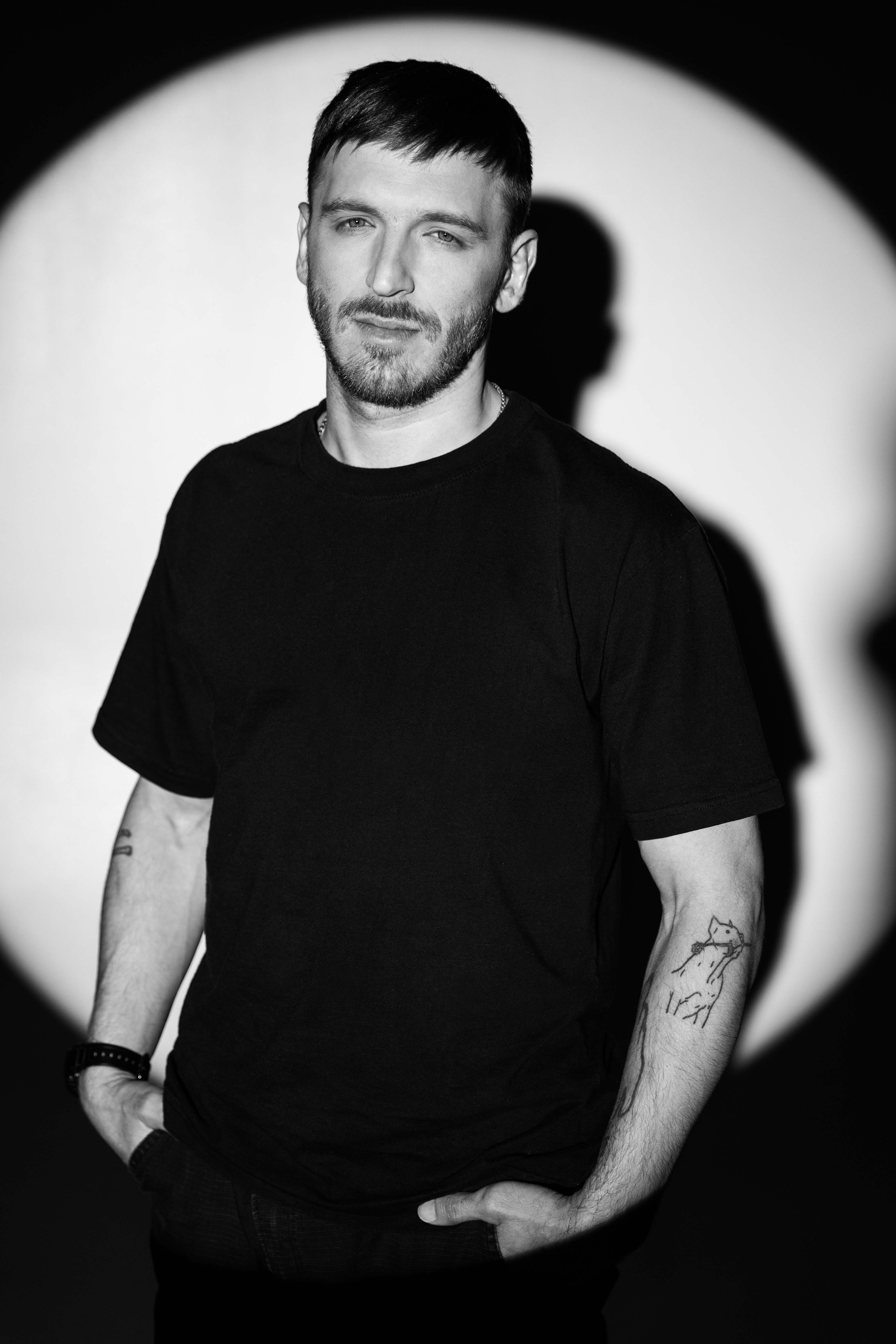 Portfolio. Volume II: «Портреты. Лица Ленинград Центра без масок». Ира Сафронова — фотограф и нейровизуализатор | бизнес-съёмки, портреты, нейровизуалы для брендов, Санкт-Петербург и Москва