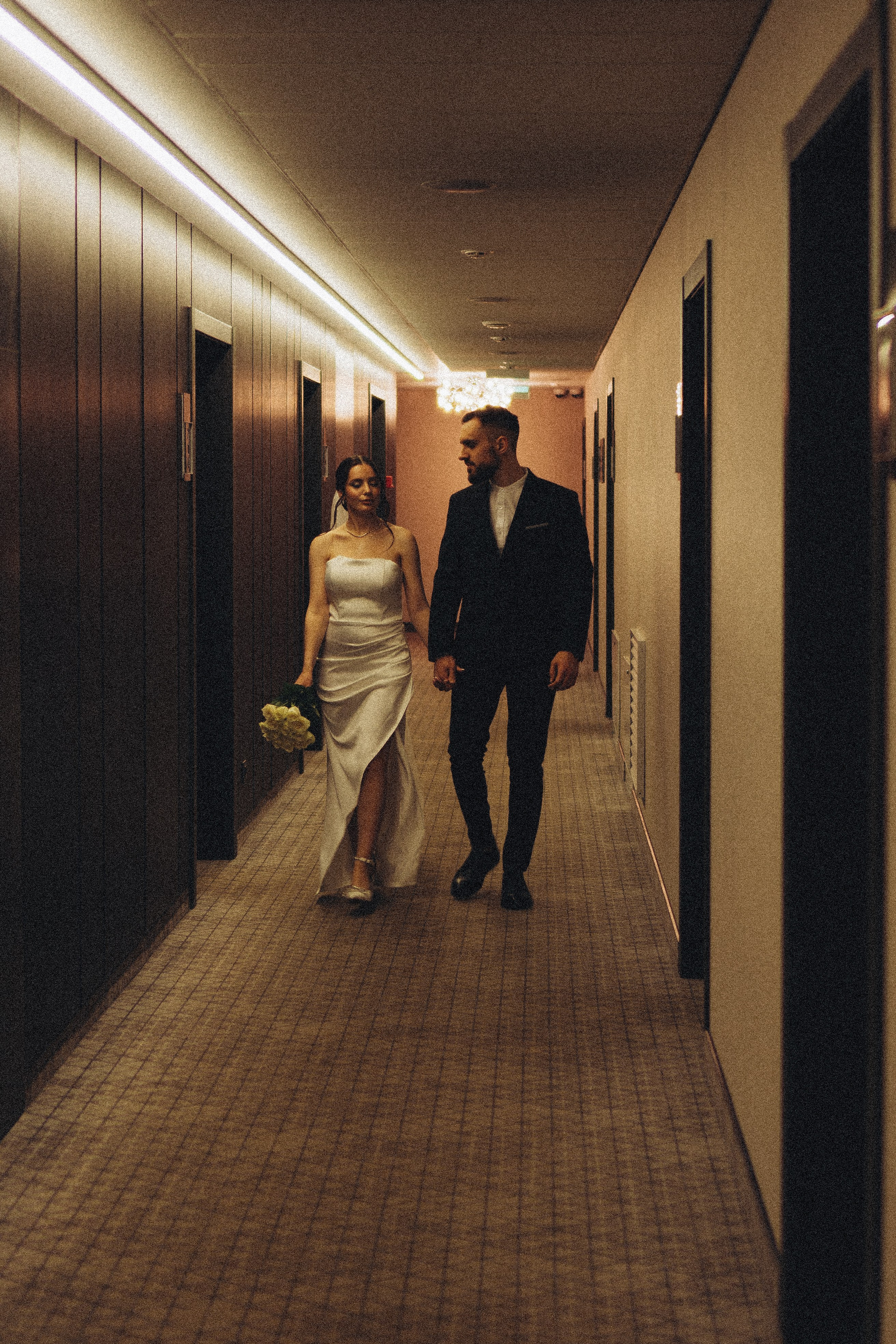 СВАДЕБНАЯ СЬЕМКА СБОРОВ ЖЕНИХА И НЕВЕСТЫ В ОТЕЛЕ И ТАКЖЕ ФОТОСЕССИИЯ В ОТЕЛЕЕ МЕГАПОЛИС БРЯНСК. Профессиональный фотограф, Санкт-Петербург — Виктория Богомолова