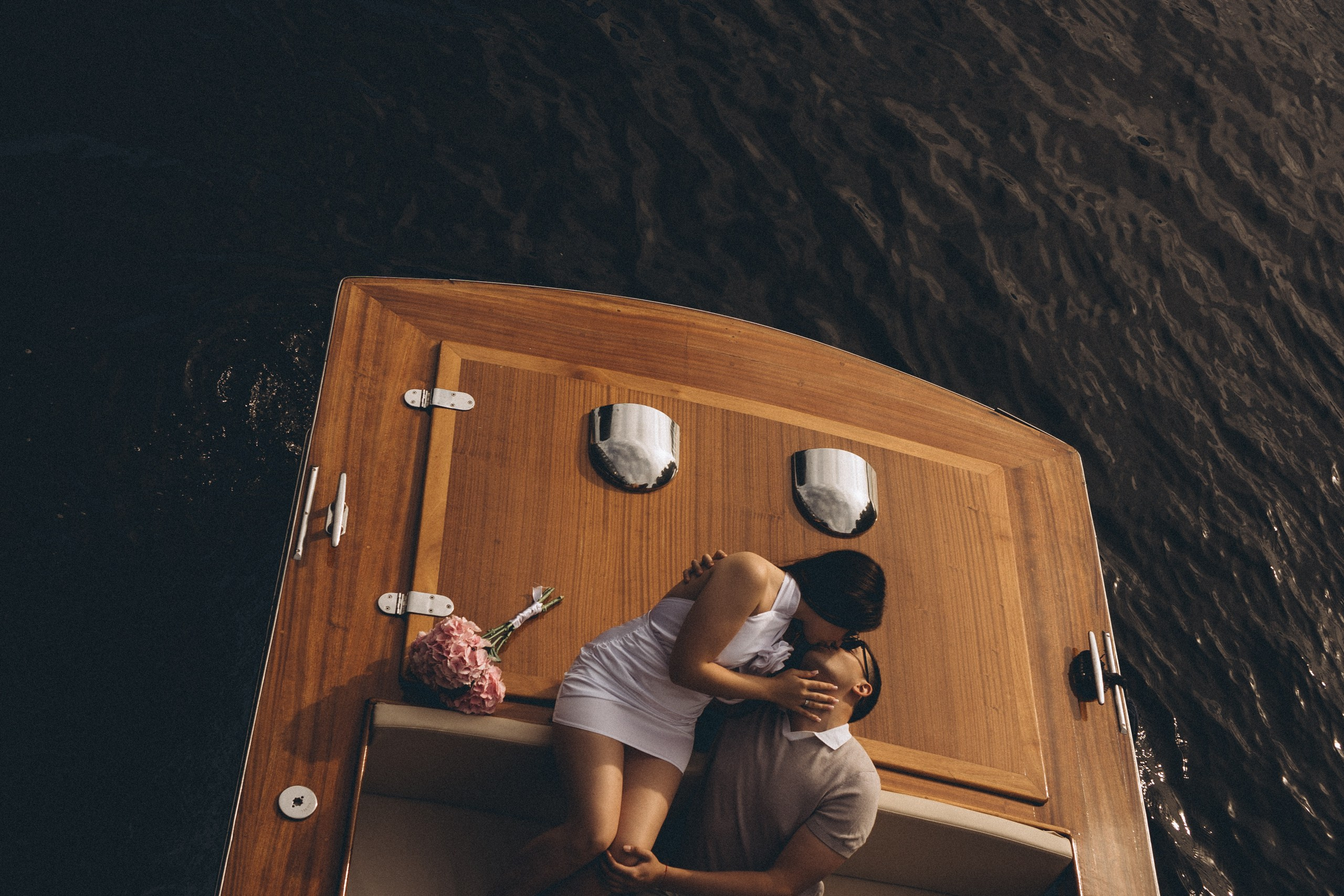 СВАДЕНБНАЯ СЬЕМКА НА КАТЕРЕ ПО КАНАЛАМ САНКТ-ПЕТЕРБУРГА И В АКВАТОРИИ НЕВЫ. Профессиональный фотограф, Санкт-Петербург — Виктория Богомолова