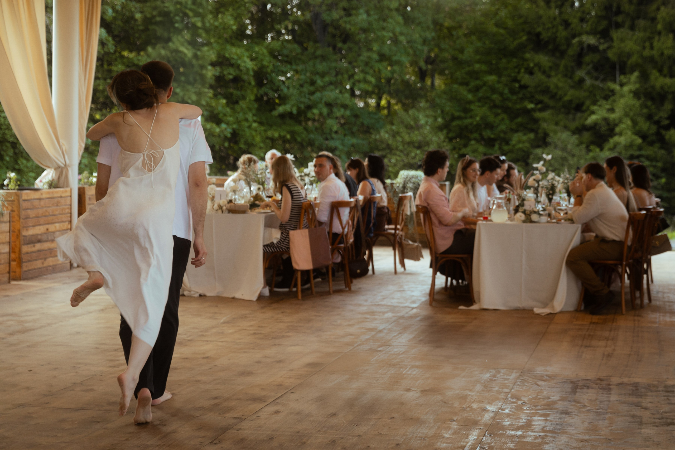 Алиса и Слава, роспись в Москве и вечеринка на природе, подальше от города. Фотограф в Москве Екатерина Черненко