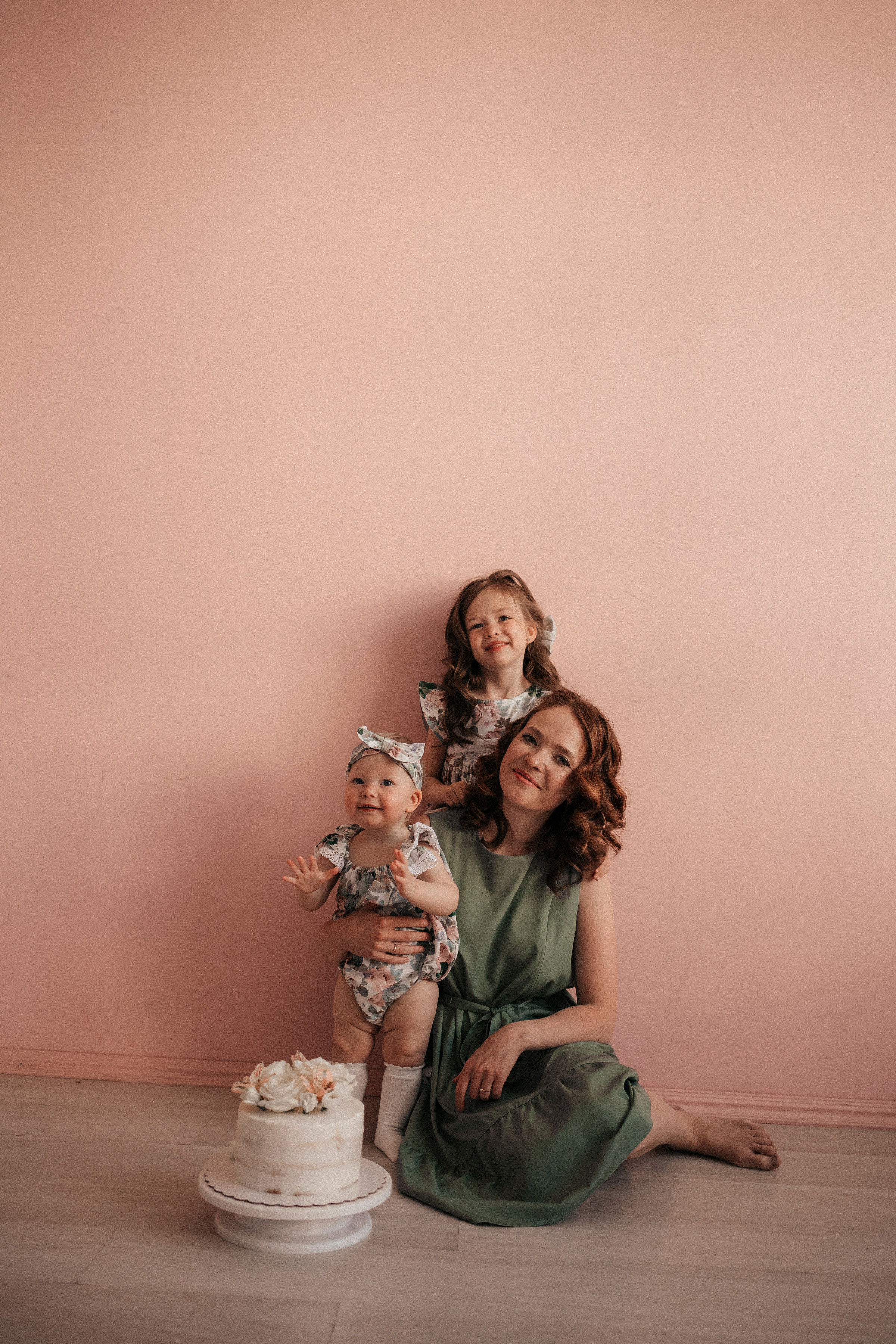 Первый тортик Алисы. Семейный и детский фотограф в Нижнем Новгороде Буслаева Мария