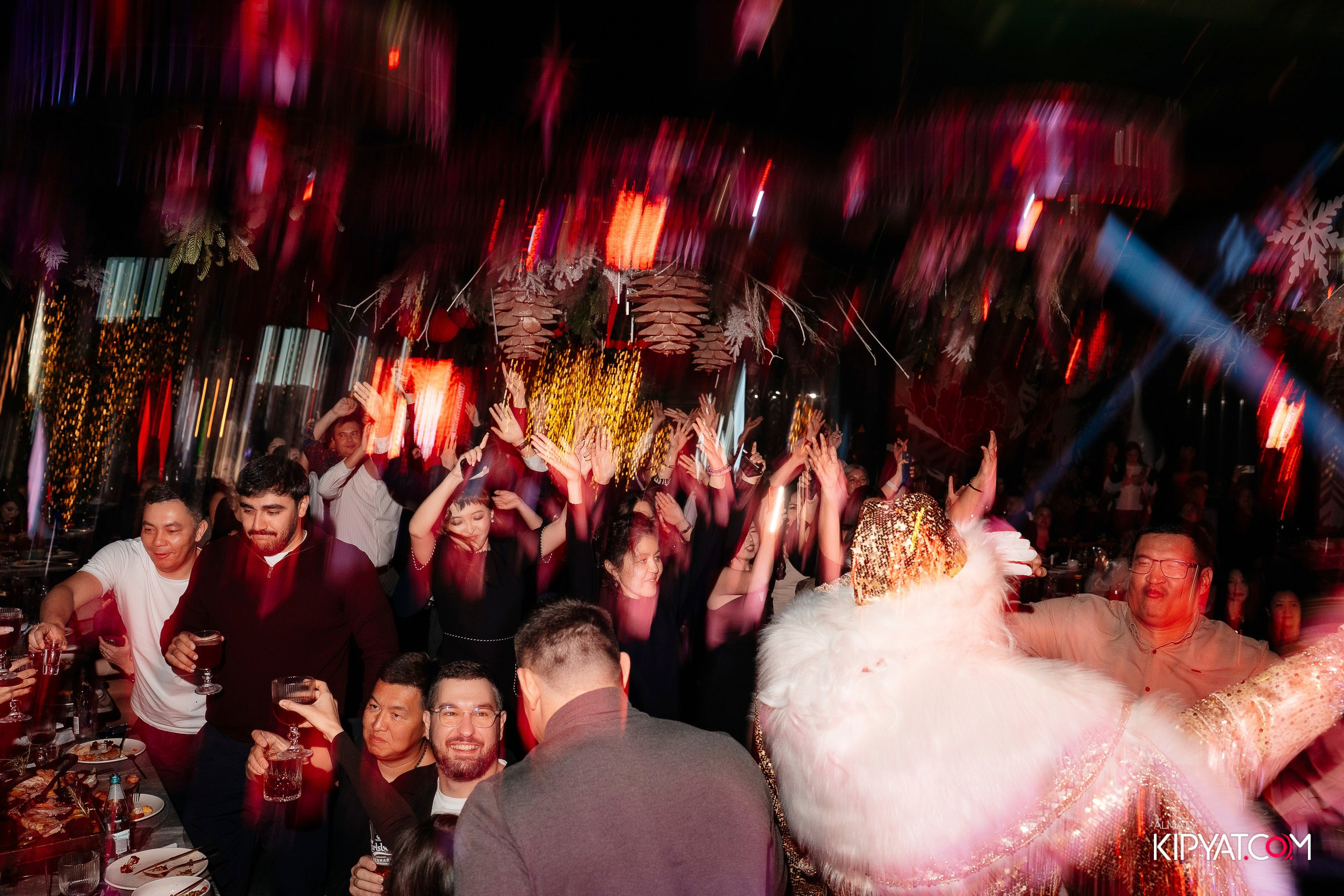 FRIENDS BAR & TERRACE. КИПЯТКОМ АЛМАТЫ! Фотосъемка мероприятий в Алматы