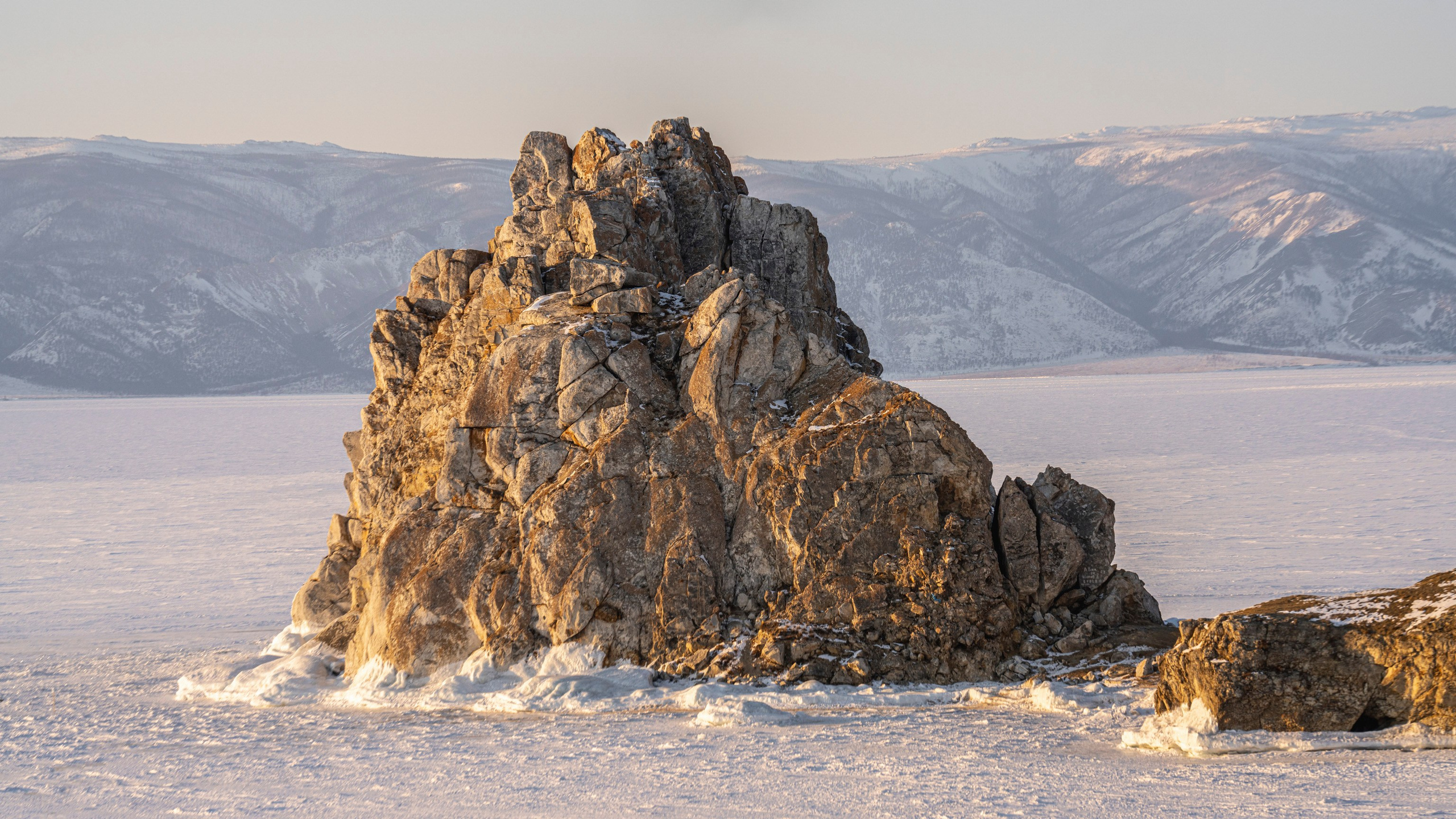 Байкал (март 2021). Фотограф Сергей Танков