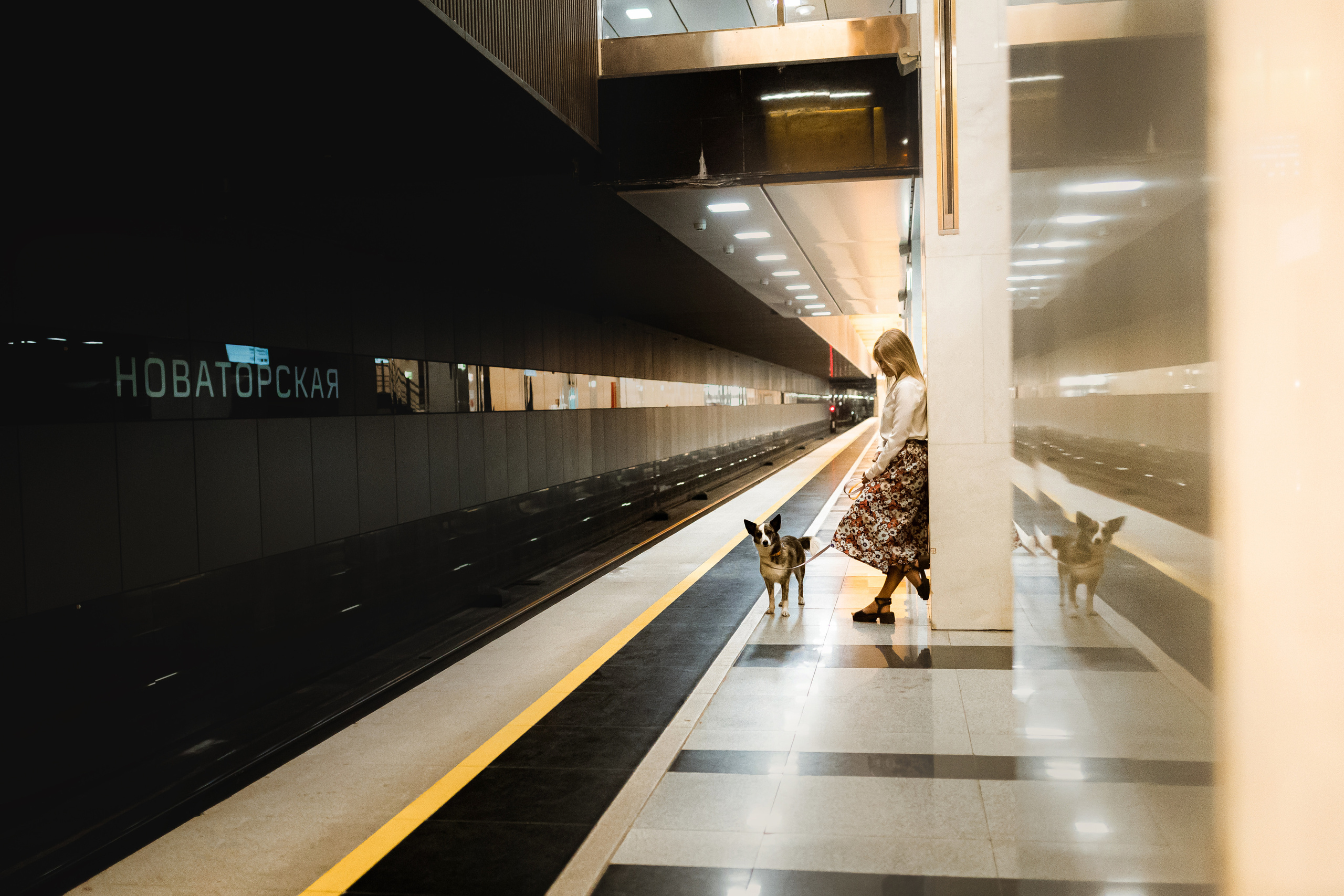 Фотосессия с Дашей и Тори в московском метро