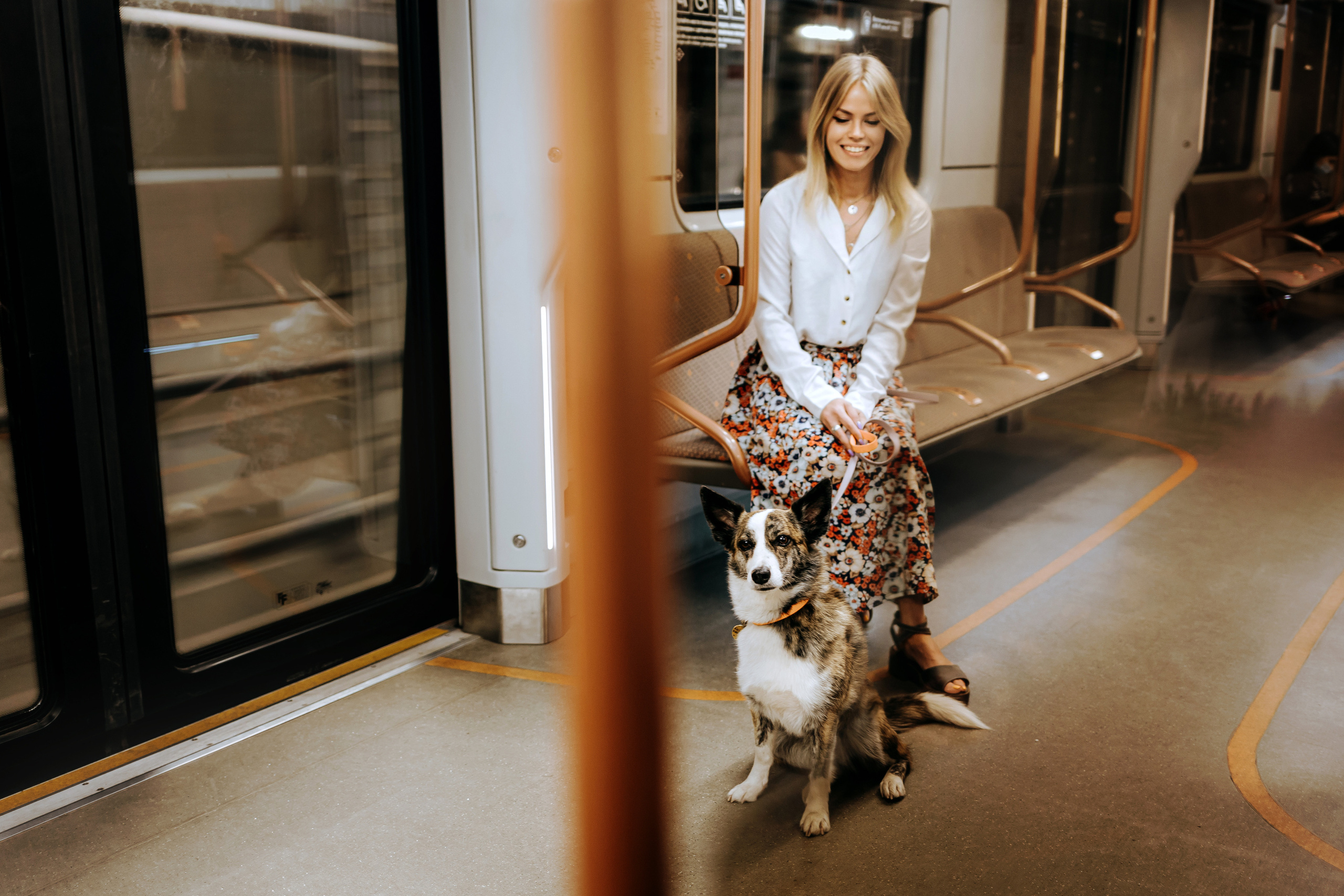 Фотосессия с Дашей и Тори в московском метро