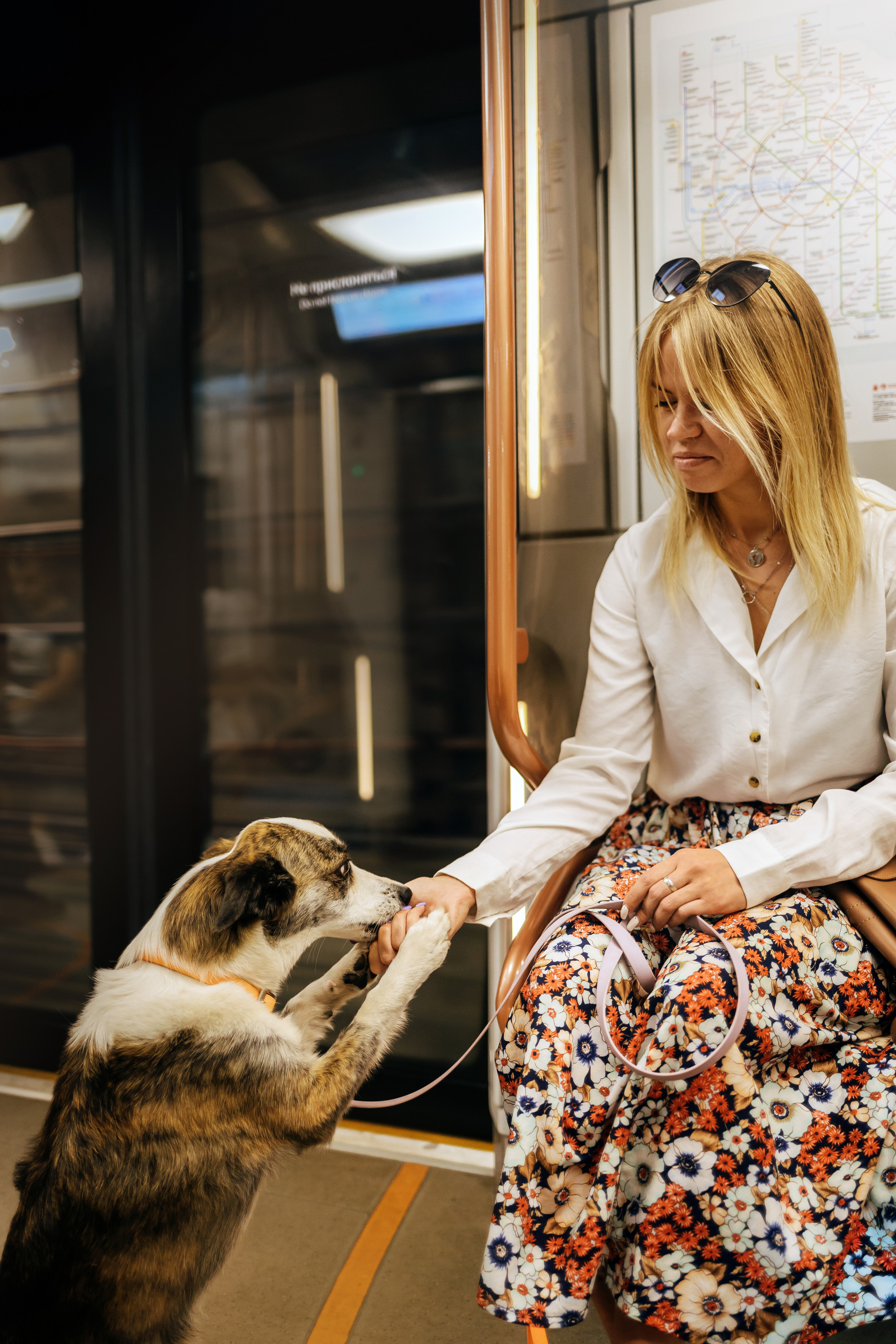 Фотосессия с Дашей и Тори в московском метро