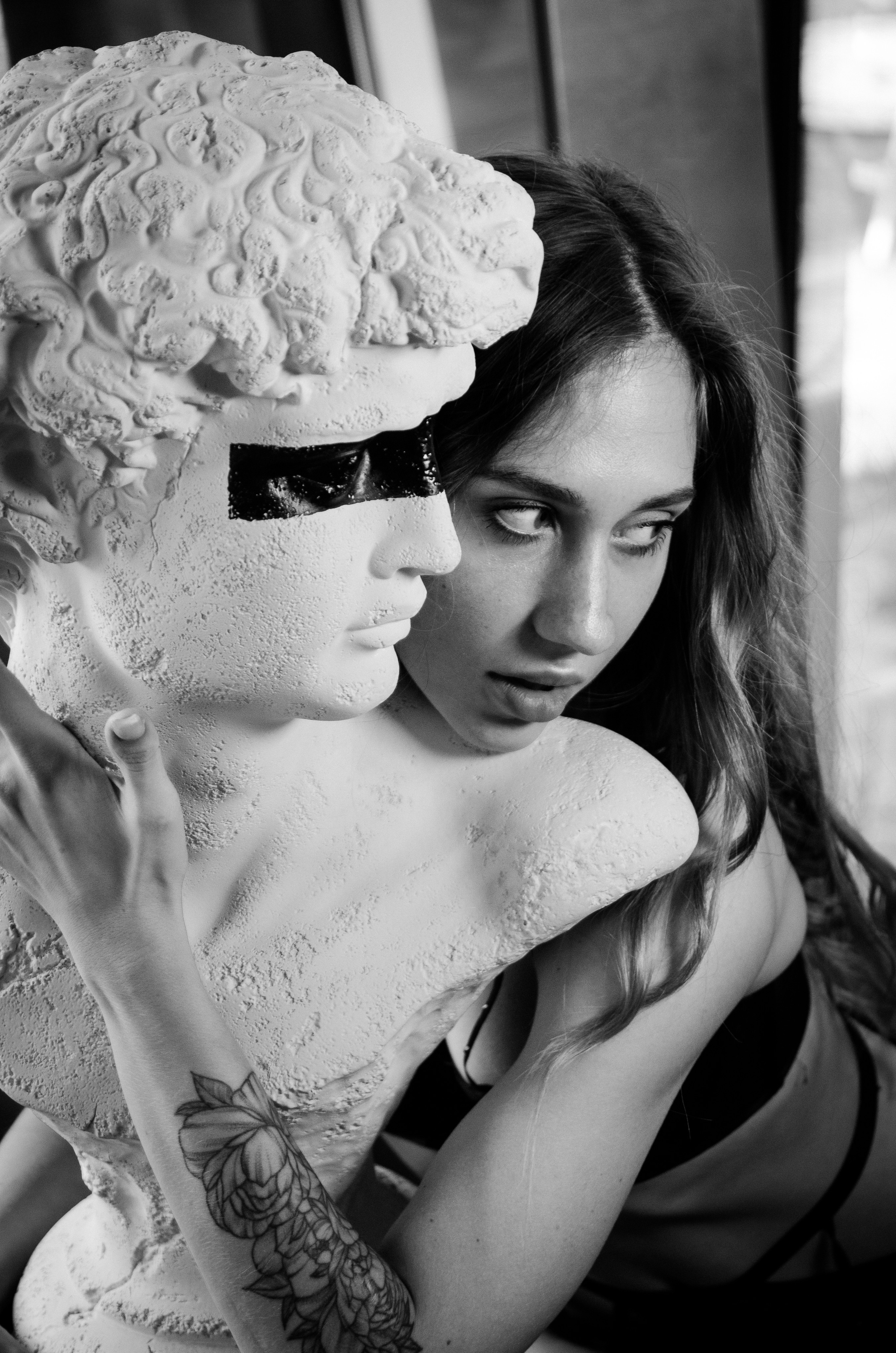 Будуарная фотосессия для Вики в стильной студии на терассе. Будуарный и портретный фотограф в Ростове-на-Дону Нина Чубарьян