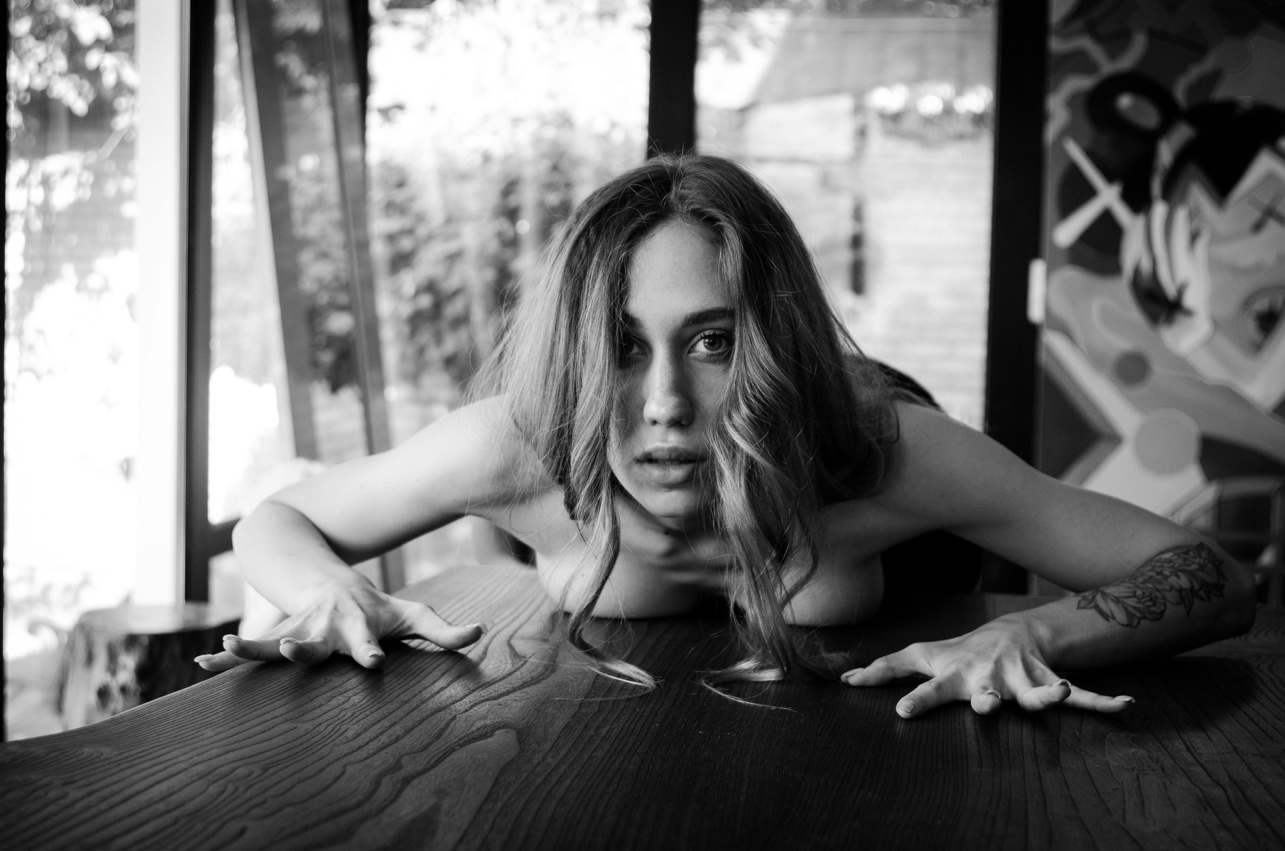 Будуарная фотосессия для Вики в стильной студии на терассе. Будуарный и портретный фотограф в Ростове-на-Дону Нина Чубарьян