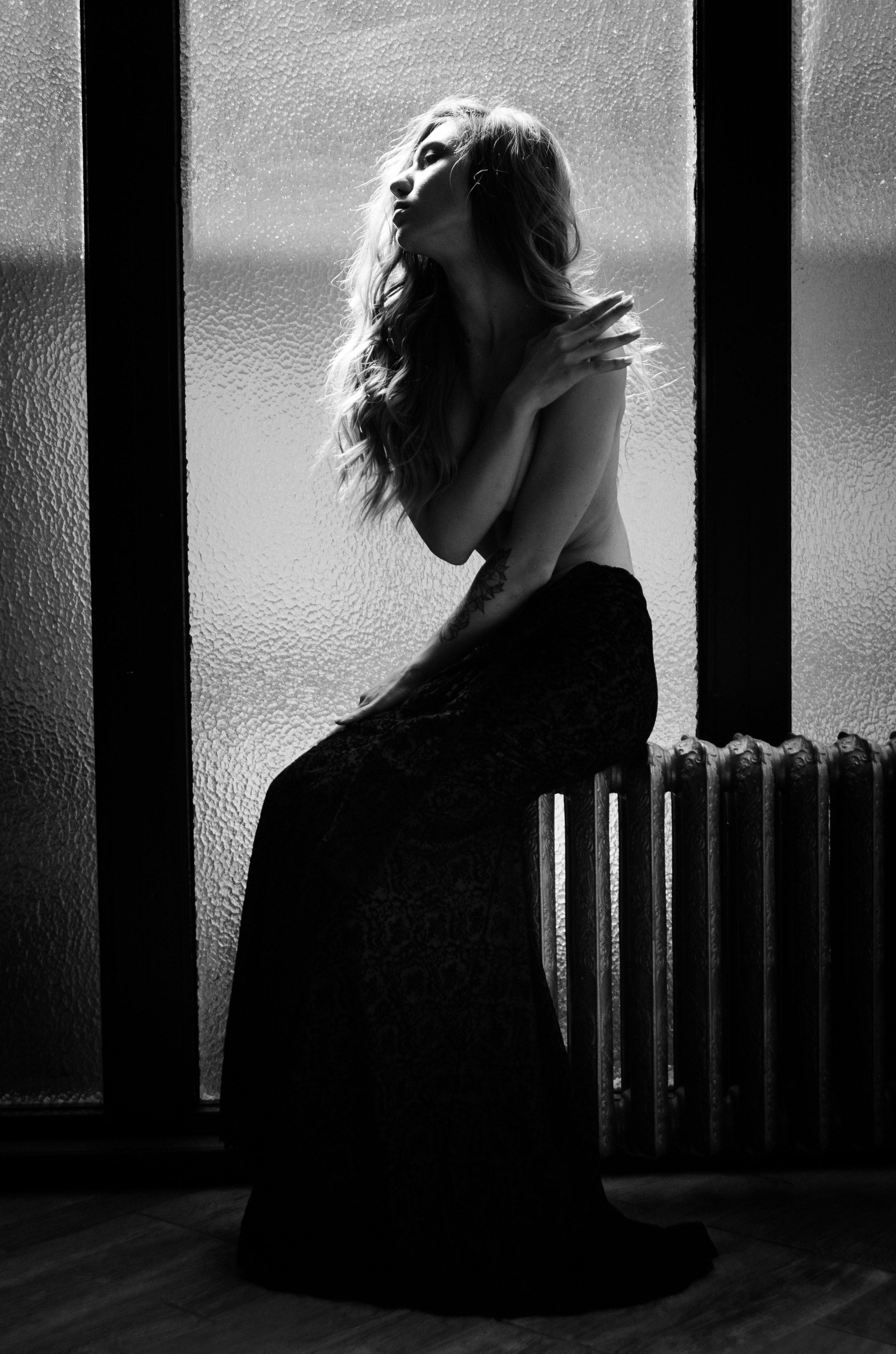 Будуарная фотосессия для Вики в стильной студии на терассе. Будуарный и портретный фотограф в Ростове-на-Дону Нина Чубарьян