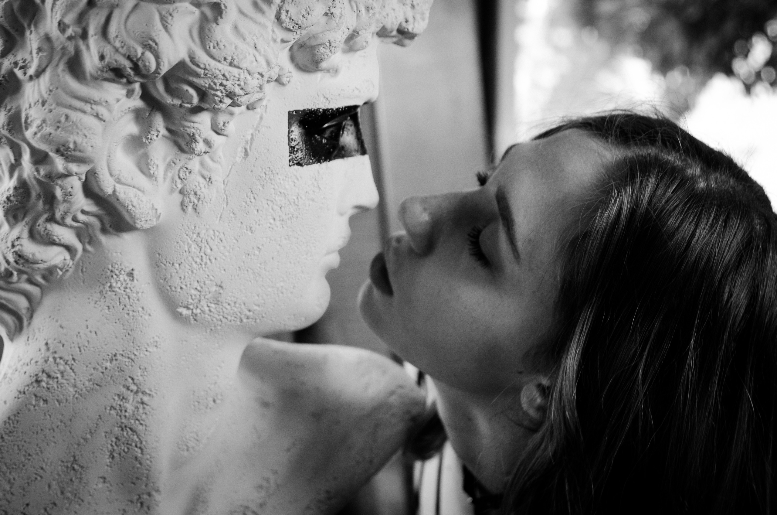 Будуарная фотосессия для Вики в стильной студии на терассе. Будуарный и портретный фотограф в Ростове-на-Дону Нина Чубарьян