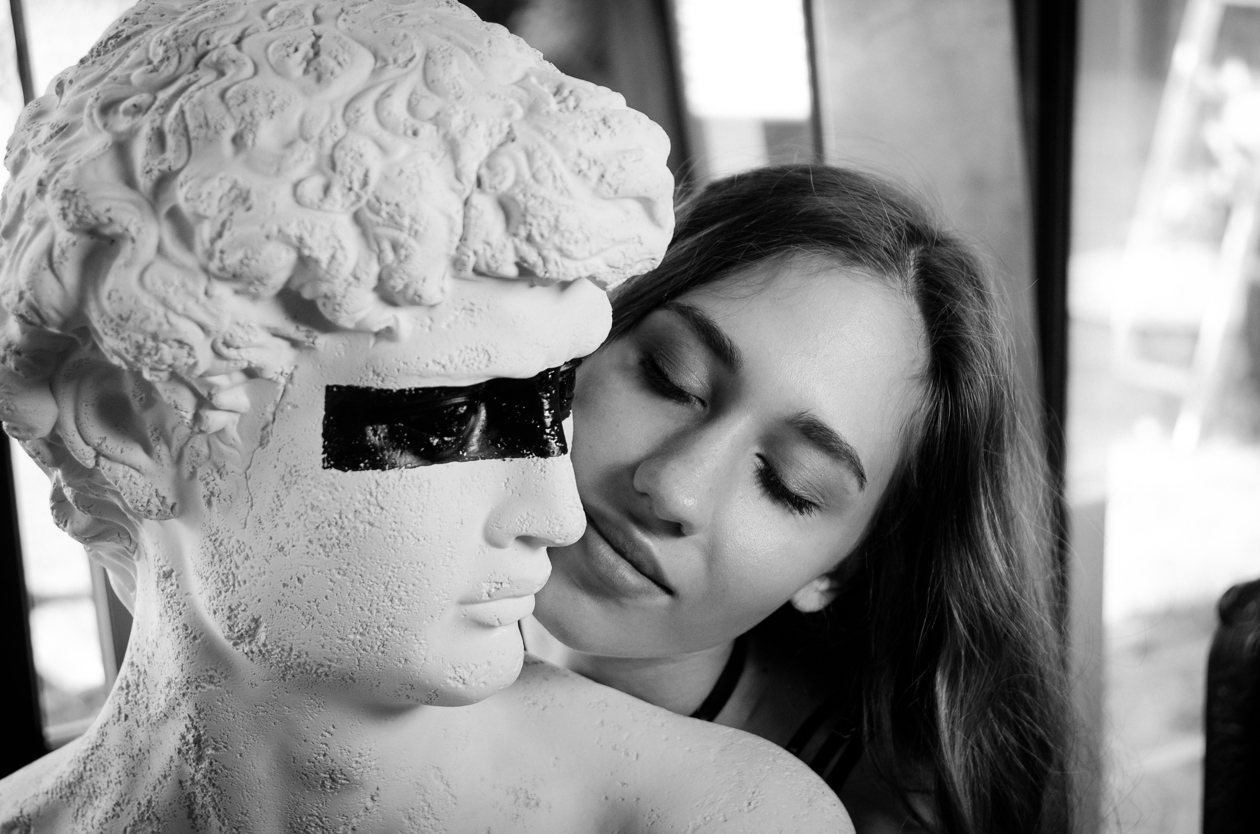 Будуарная фотосессия для Вики в стильной студии на терассе. Будуарный и портретный фотограф в Ростове-на-Дону Нина Чубарьян