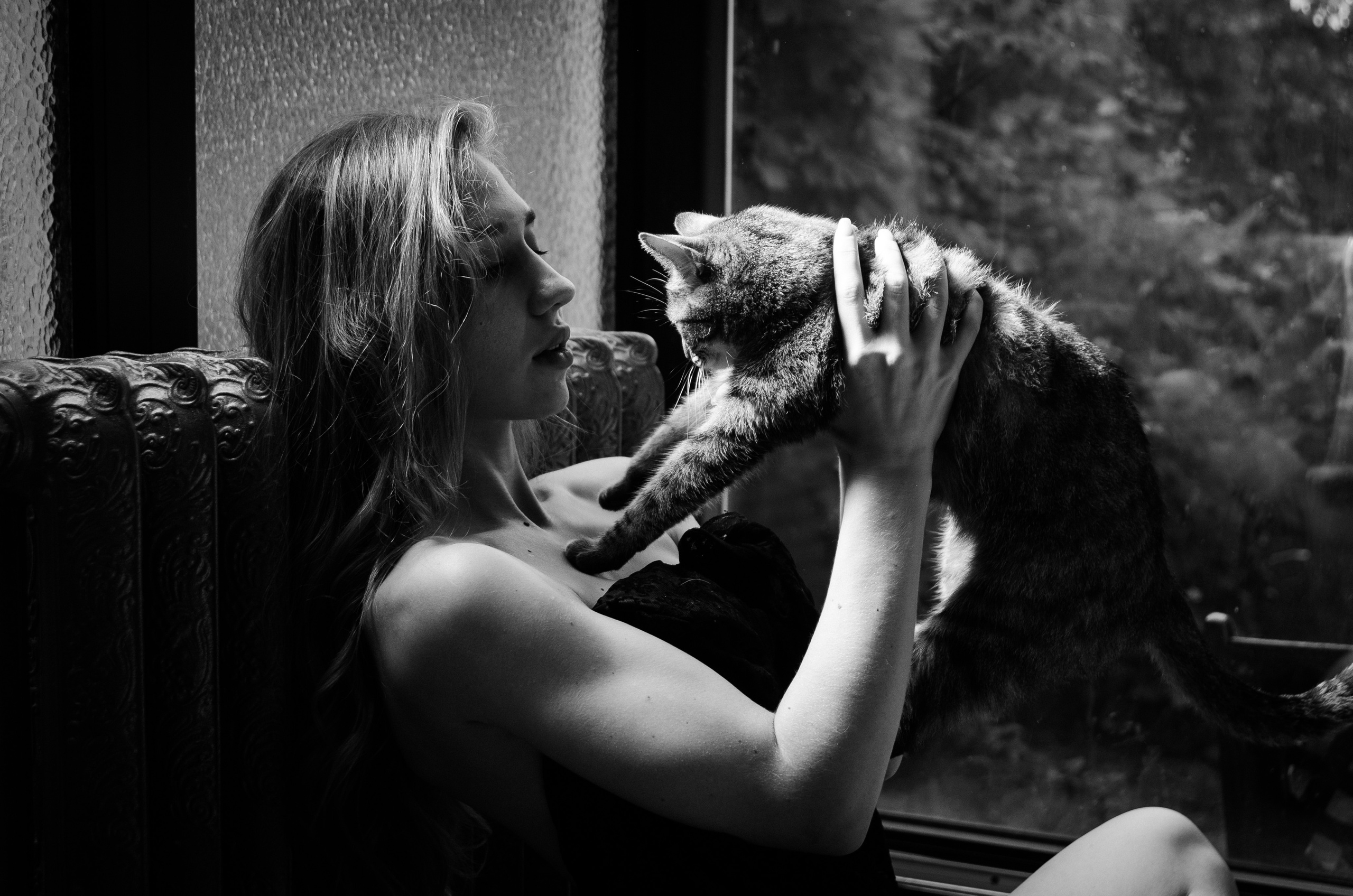 Будуарная фотосессия для Вики в стильной студии на терассе. Будуарный и портретный фотограф в Ростове-на-Дону Нина Чубарьян