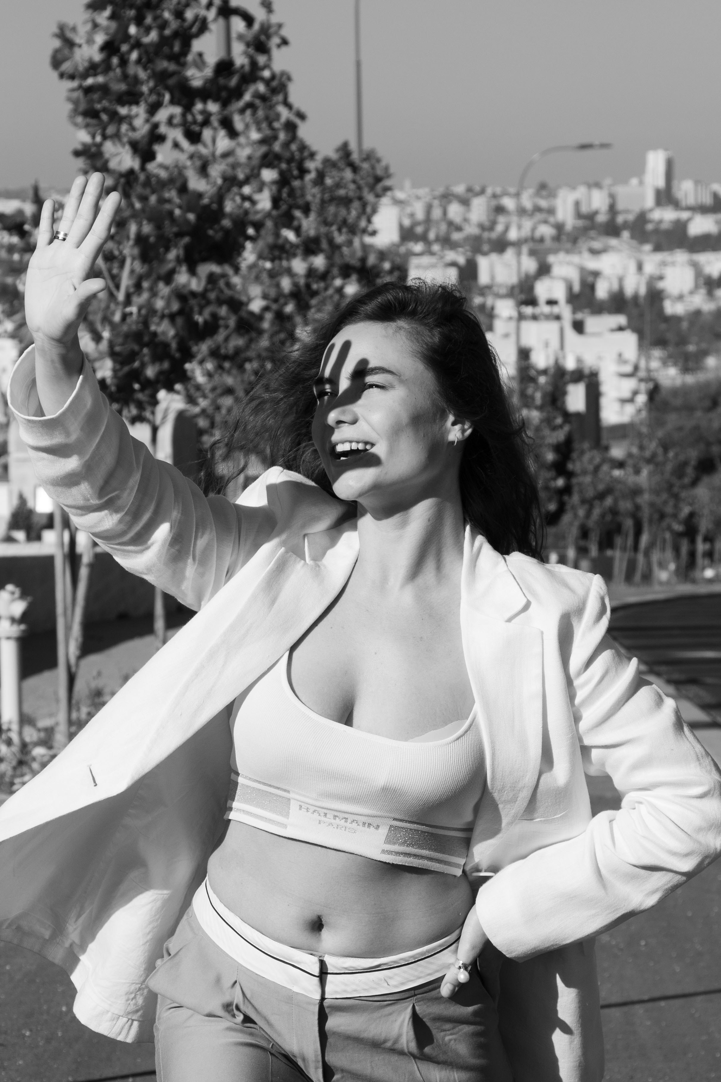 чб фото с тенью на лицо