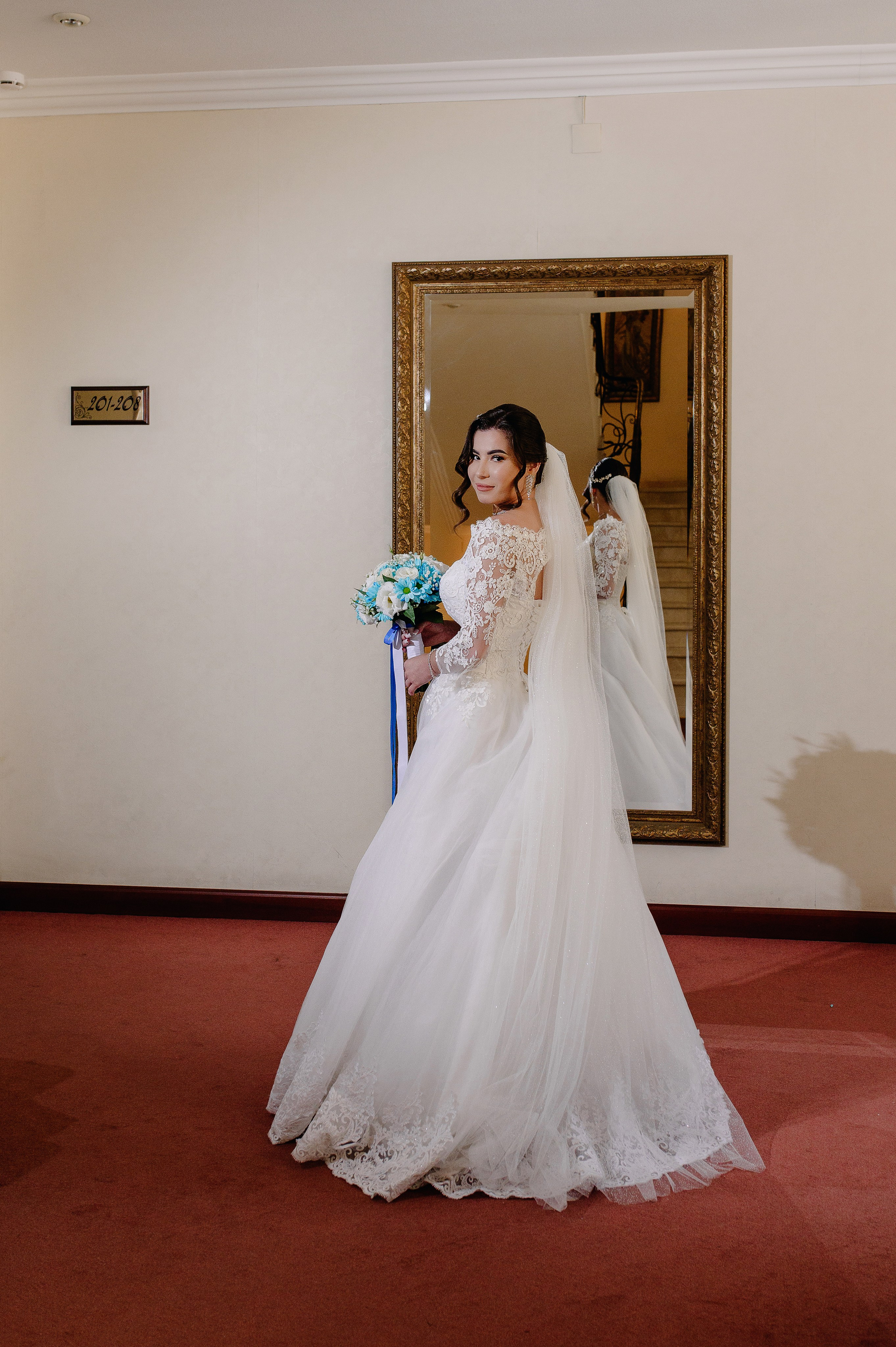 Кристина и Максим — камерная семейная свадьба в Караганде. Свадебный фотограф Караганда