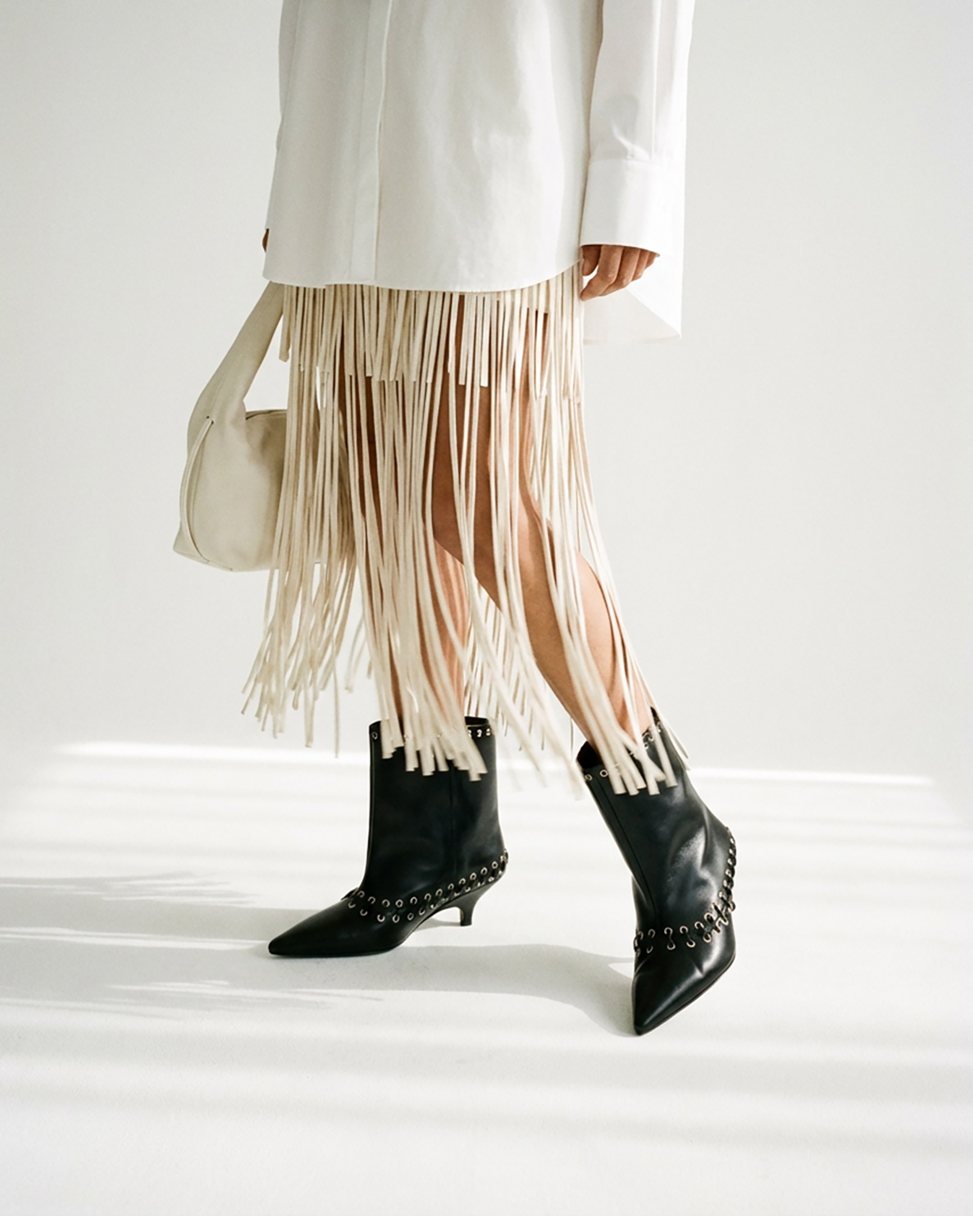 AI model Sara. Каталожный и предметный фотограф в Москве Анна Nesmeliva