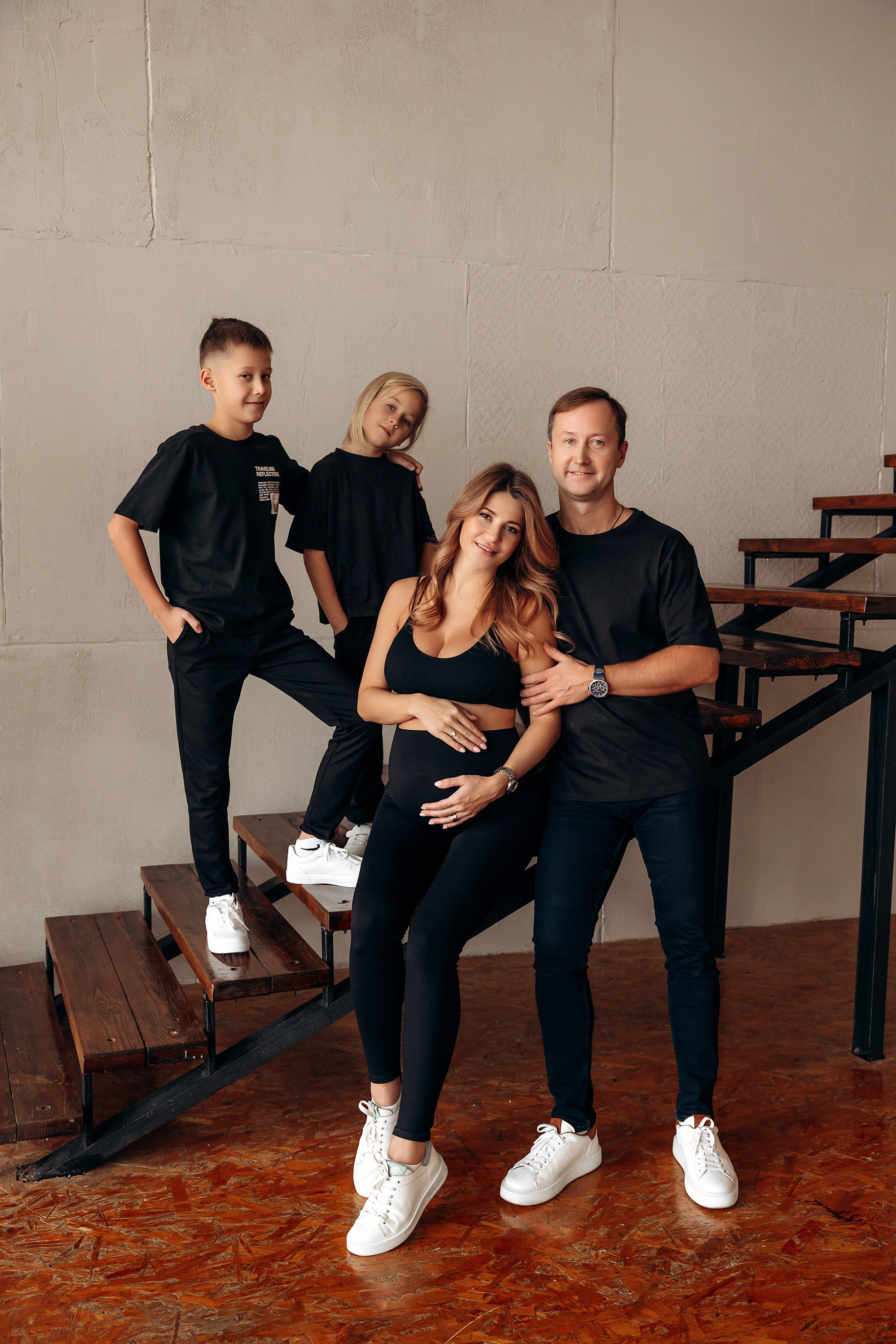 Валя и семья.В ожидании Владимира.Фотостудия Баланс. Фотограф в Калининграде свадебная фотография, репортажная, фотосессии