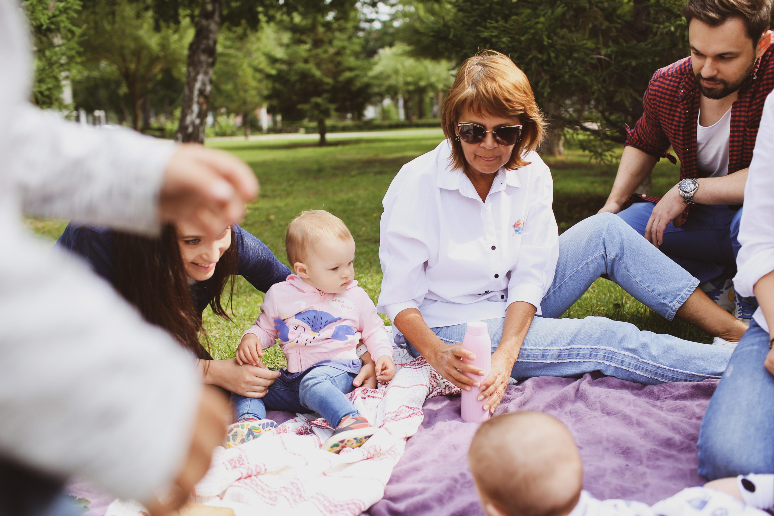 Пикник в парке / Когда вместе хорошо. Фотограф Омск Ольга Гинжул