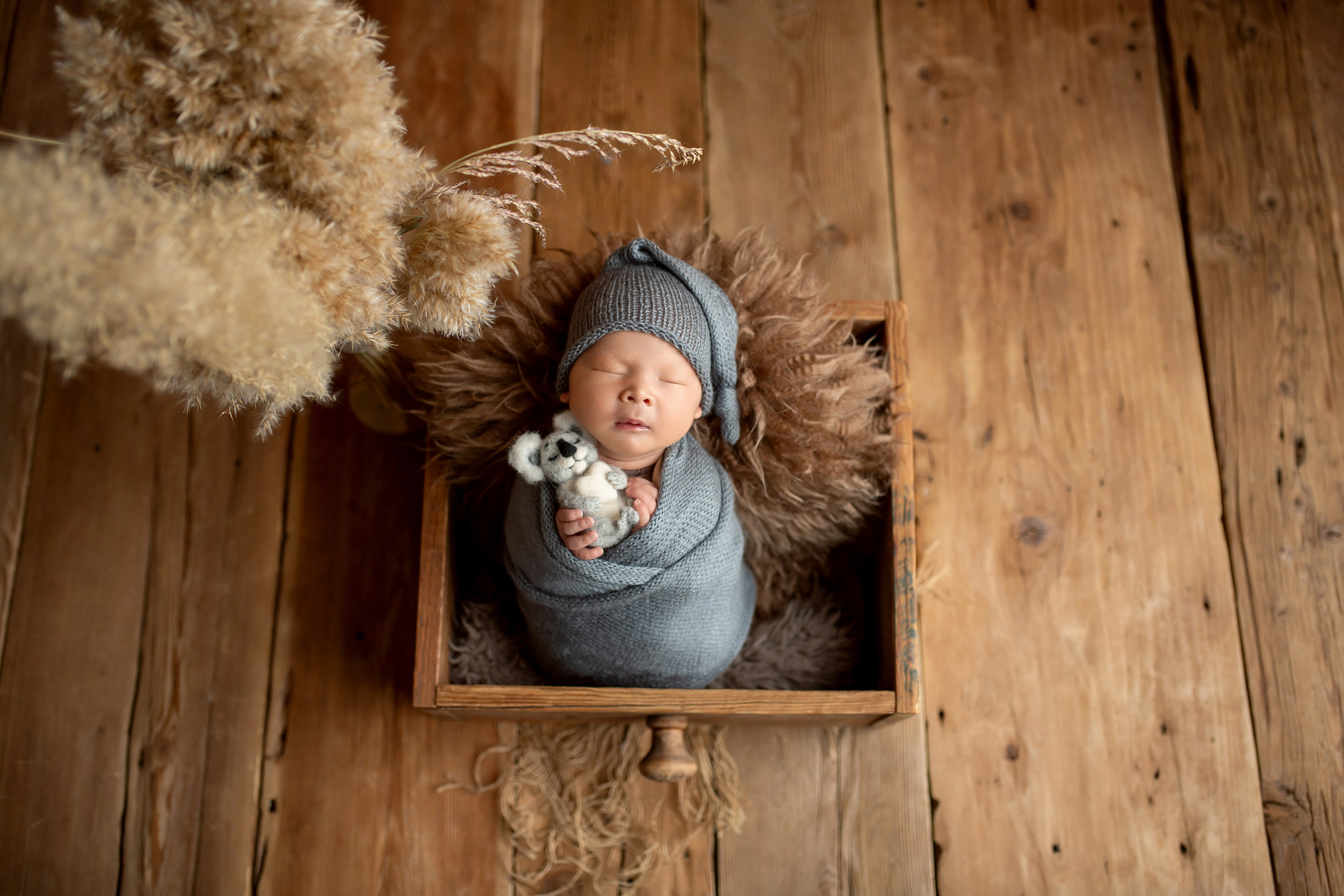 Newborn. Творческая команда Ульяшевы, свадебная и семейная фотография. Кахахста