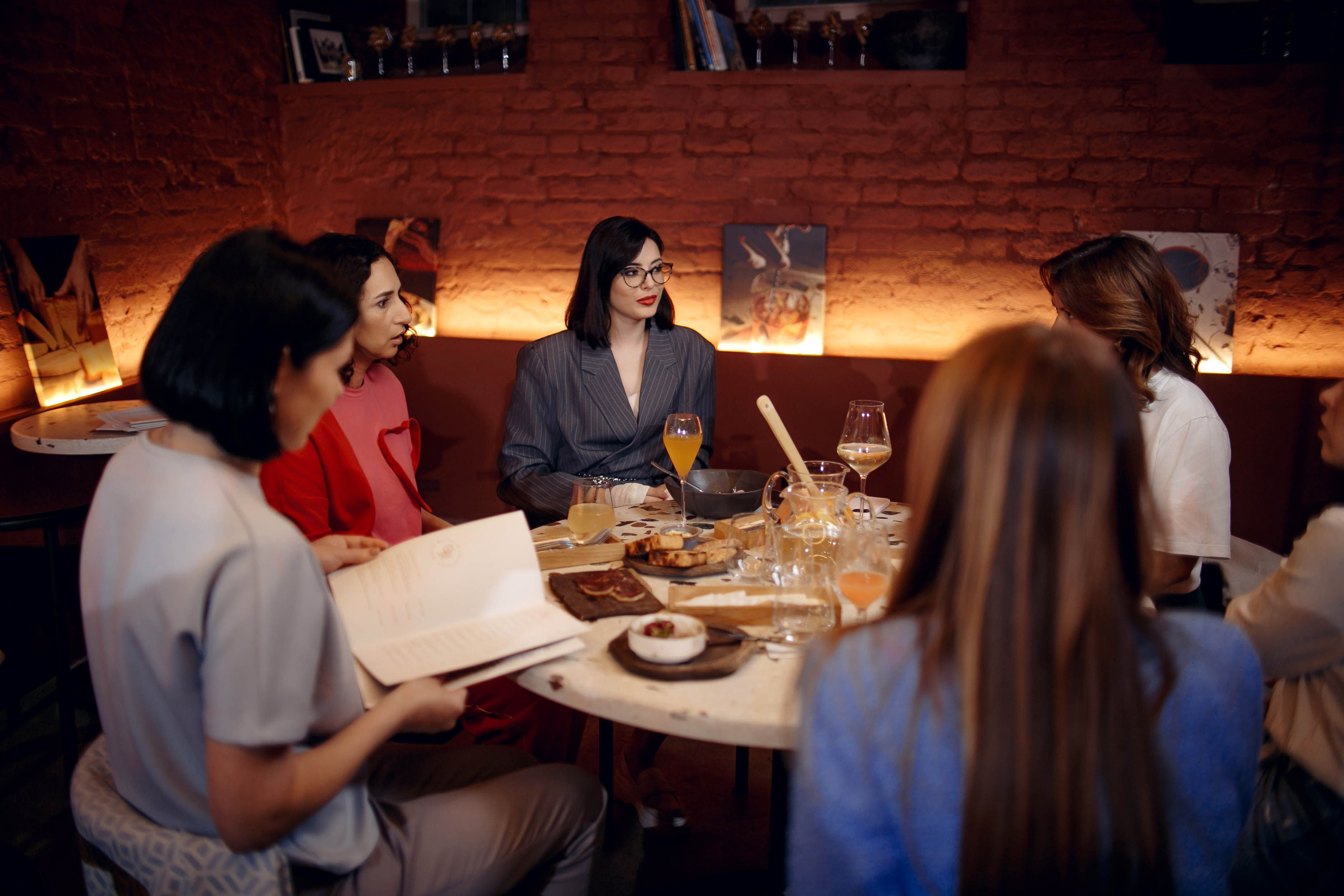 Встреча в «Союз писателей». Ваш репортажный фотограф Артемий Антонов