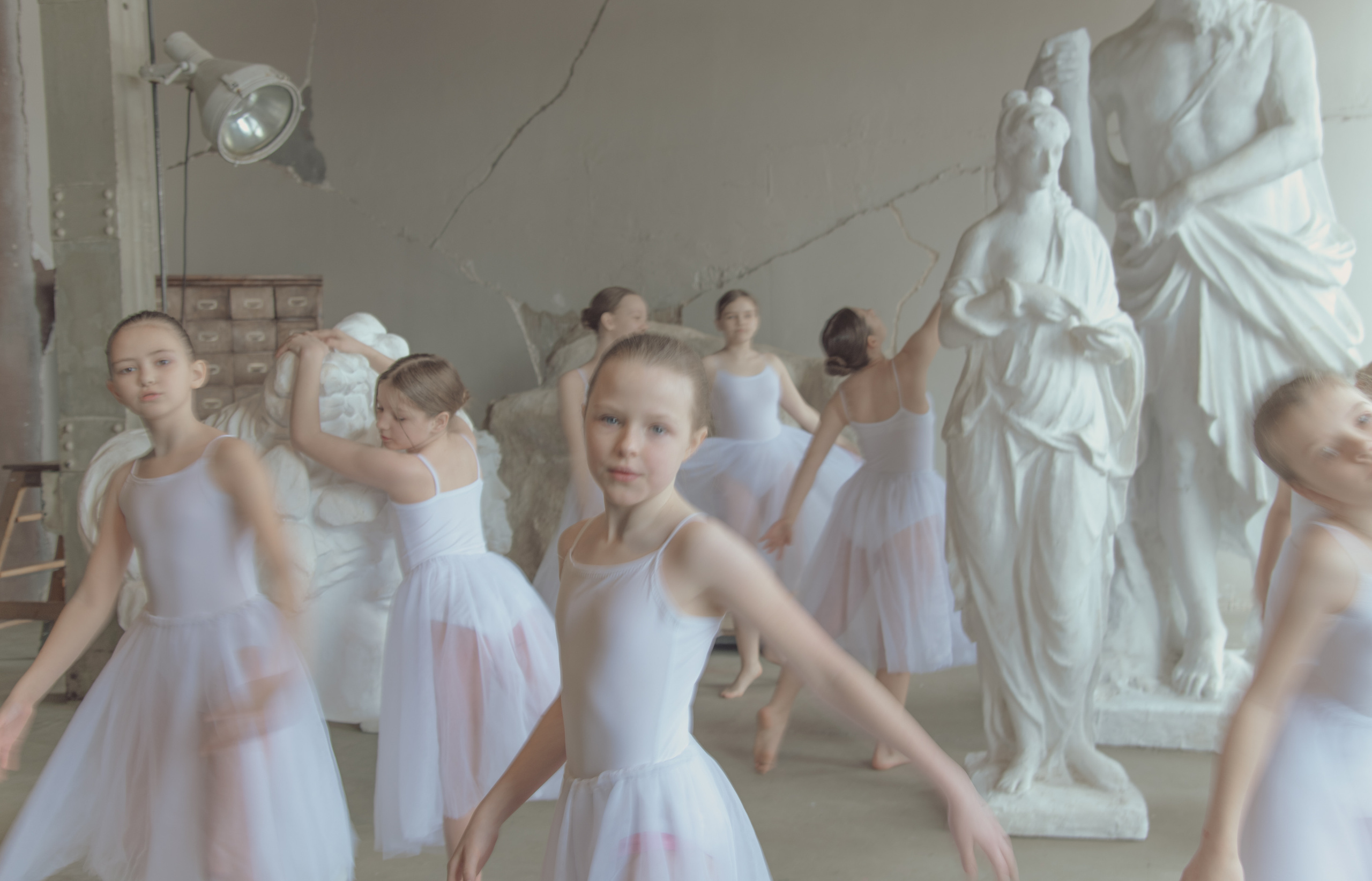 Танцевальный коллектив. Фотограф Anita Mivchas