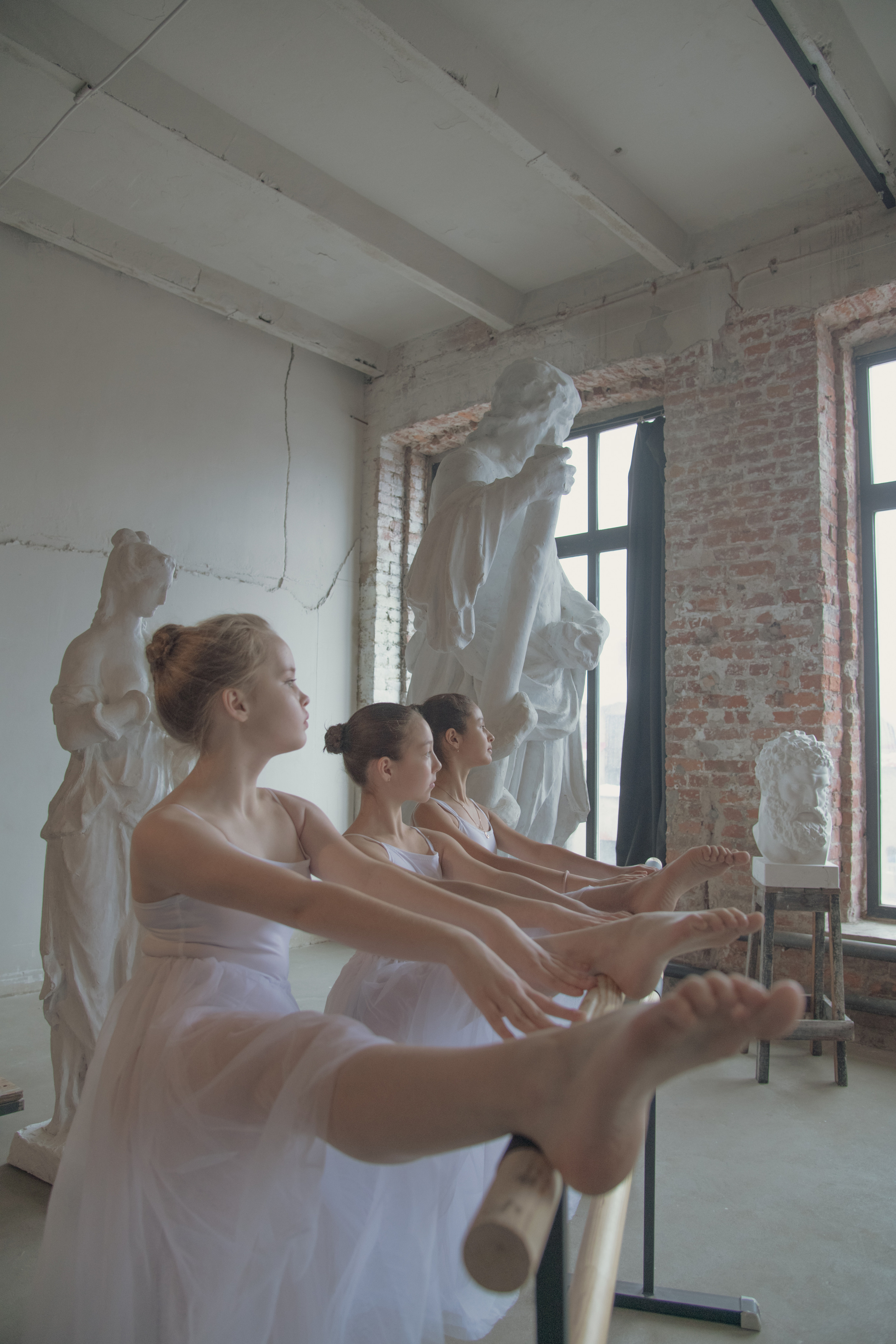 Танцевальный коллектив. Фотограф Anita Mivchas