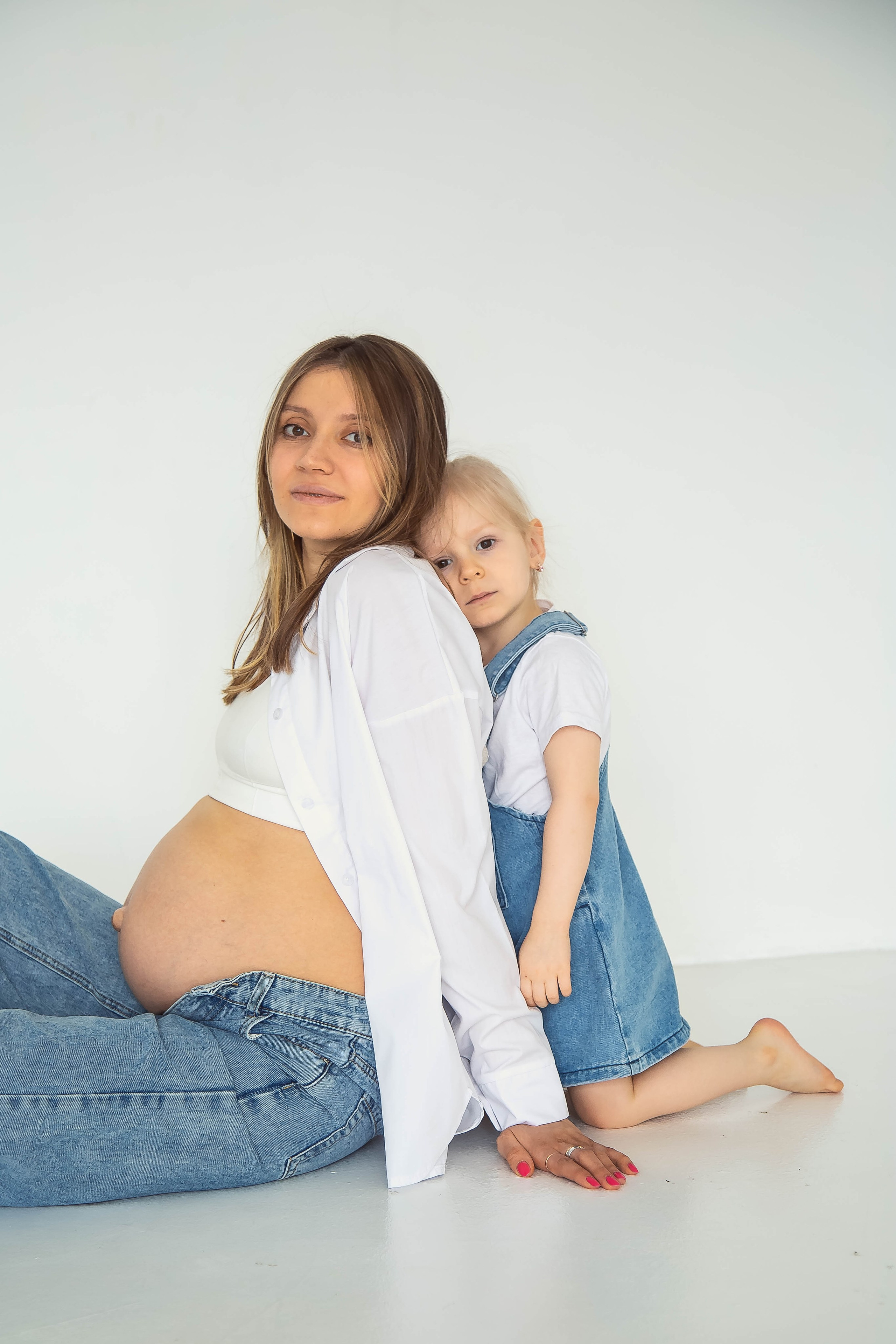 Семейная фотосессия в студии в Москве. Семейный фотограф в Москве Влада Лунина