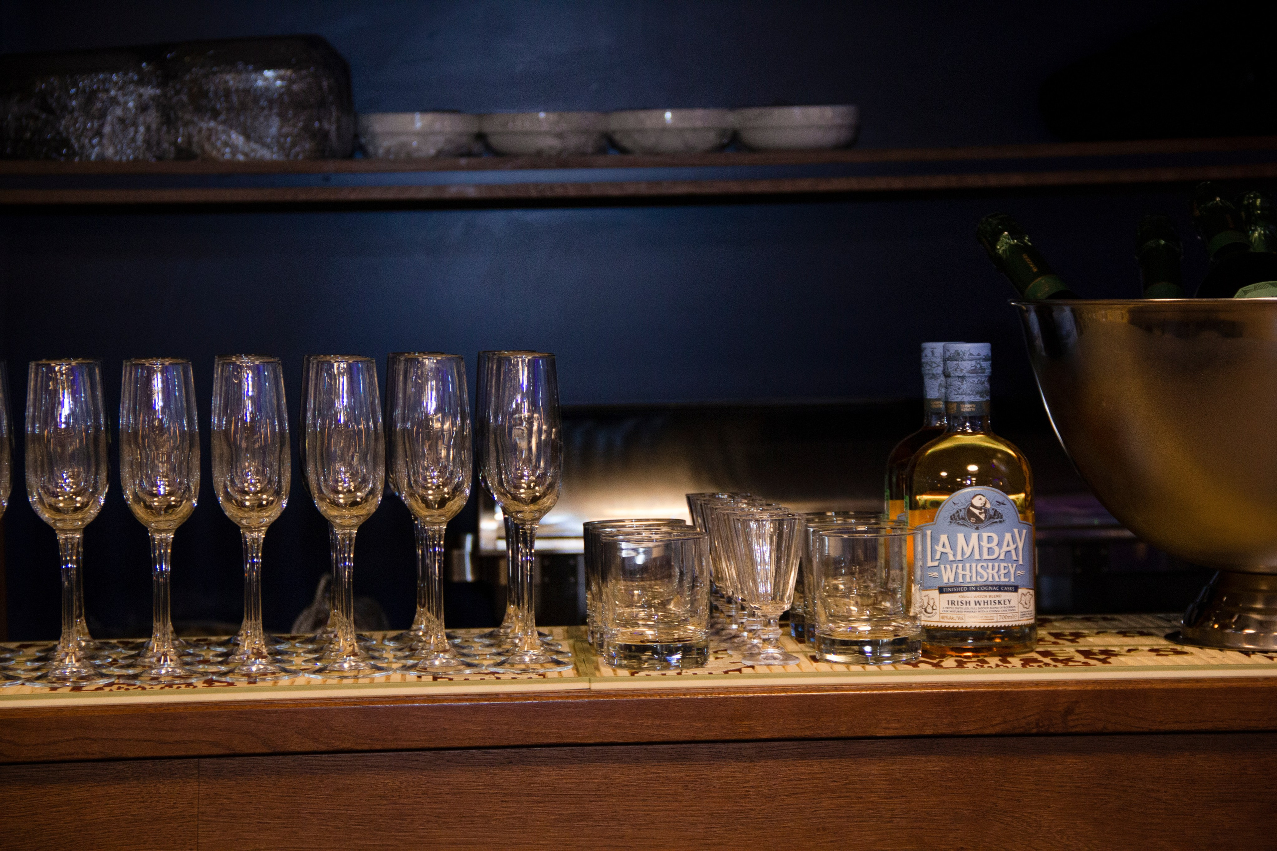 Съемка для сайта аренды катеров в Санкт-Петербурге, подготовка к свадебной прогулке по рекам и каналам. Фотограф в Санкт-Петербурге Смирнова Диана