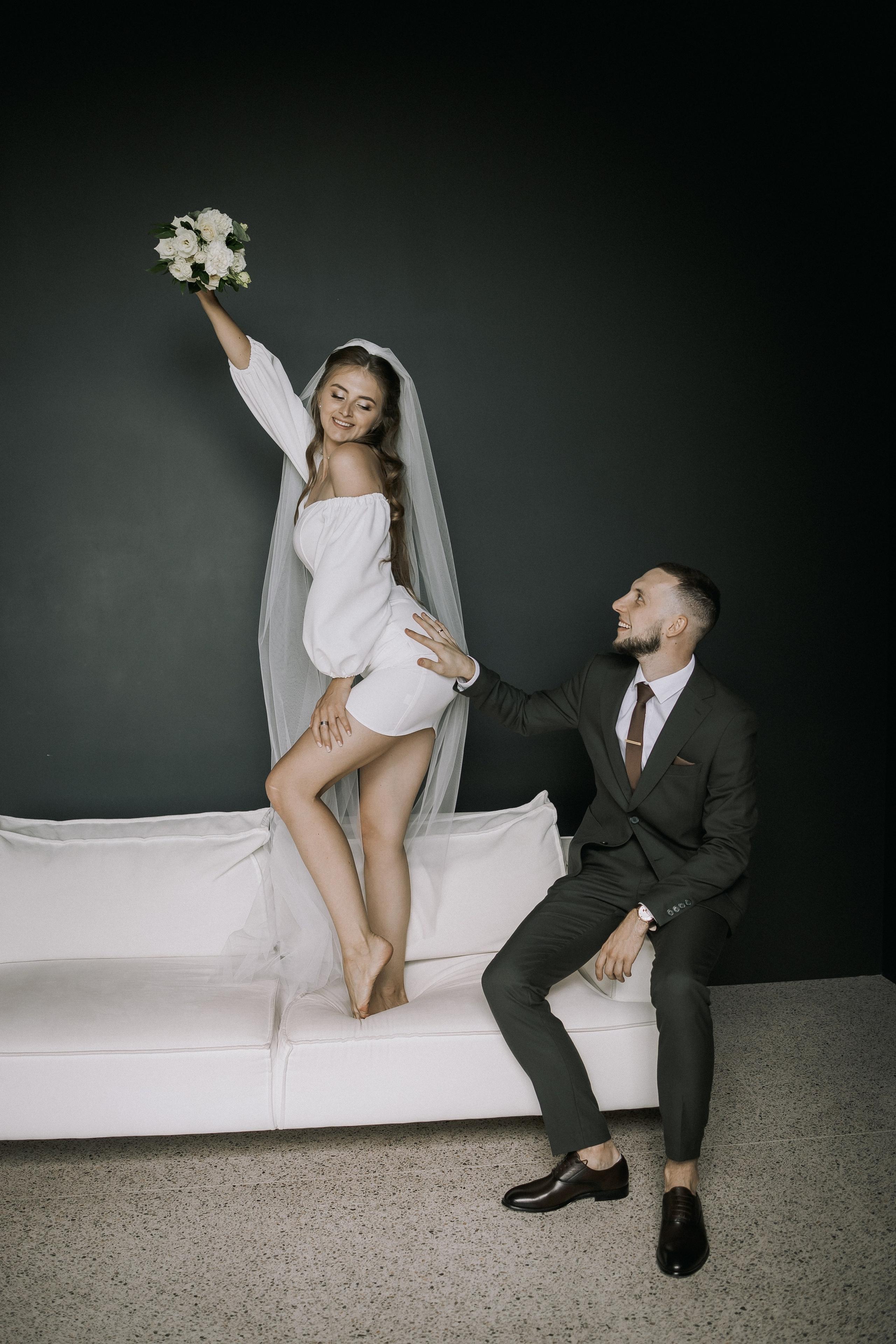 Свадебная прогулка. Эвелина и Дмитрий. Свадебная фотография. Арина Рубах