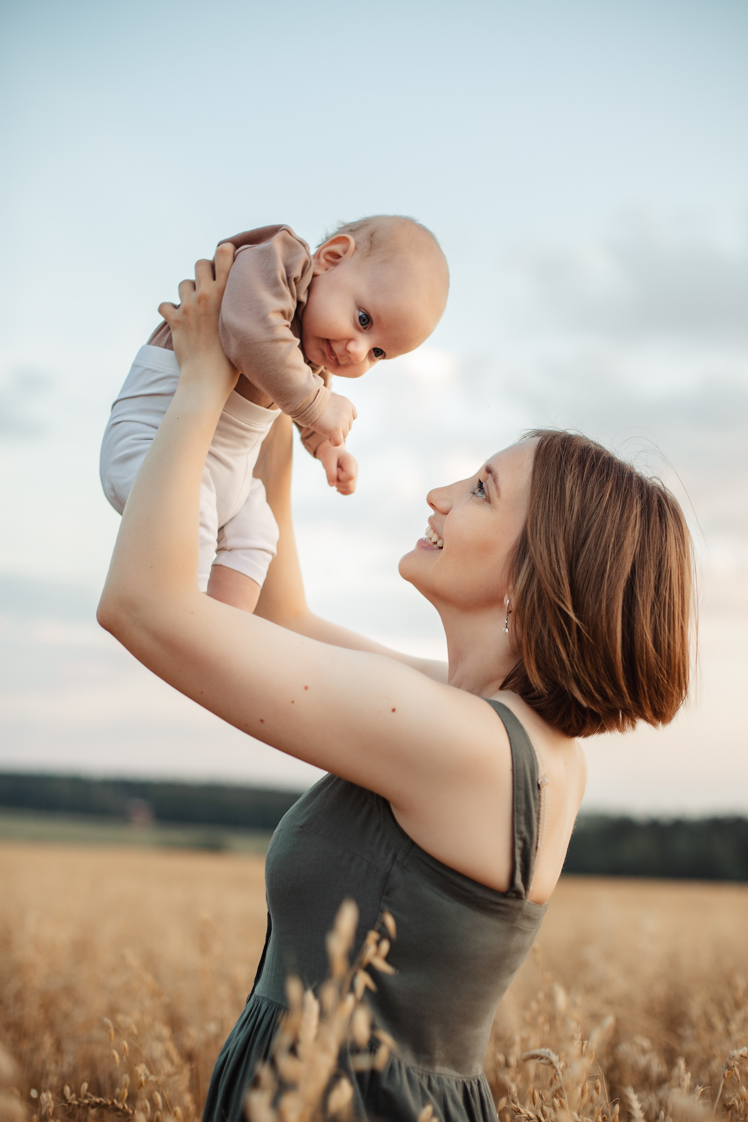 Семейная фотосессия в поле. Фотограф Анна Лазарева