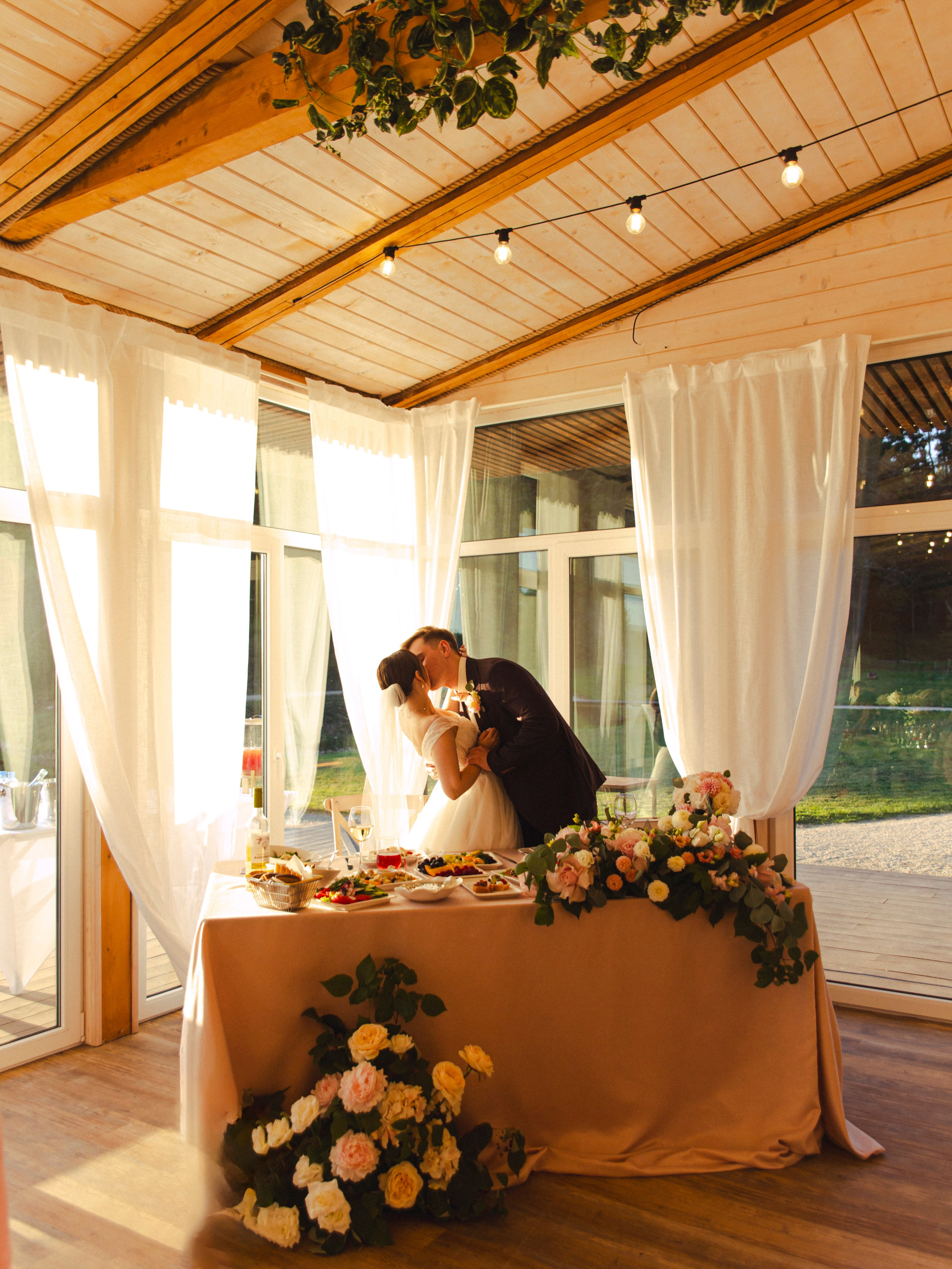 Выездная регистрация в Любогорье. Фотограф СПБ Засорина Юлия