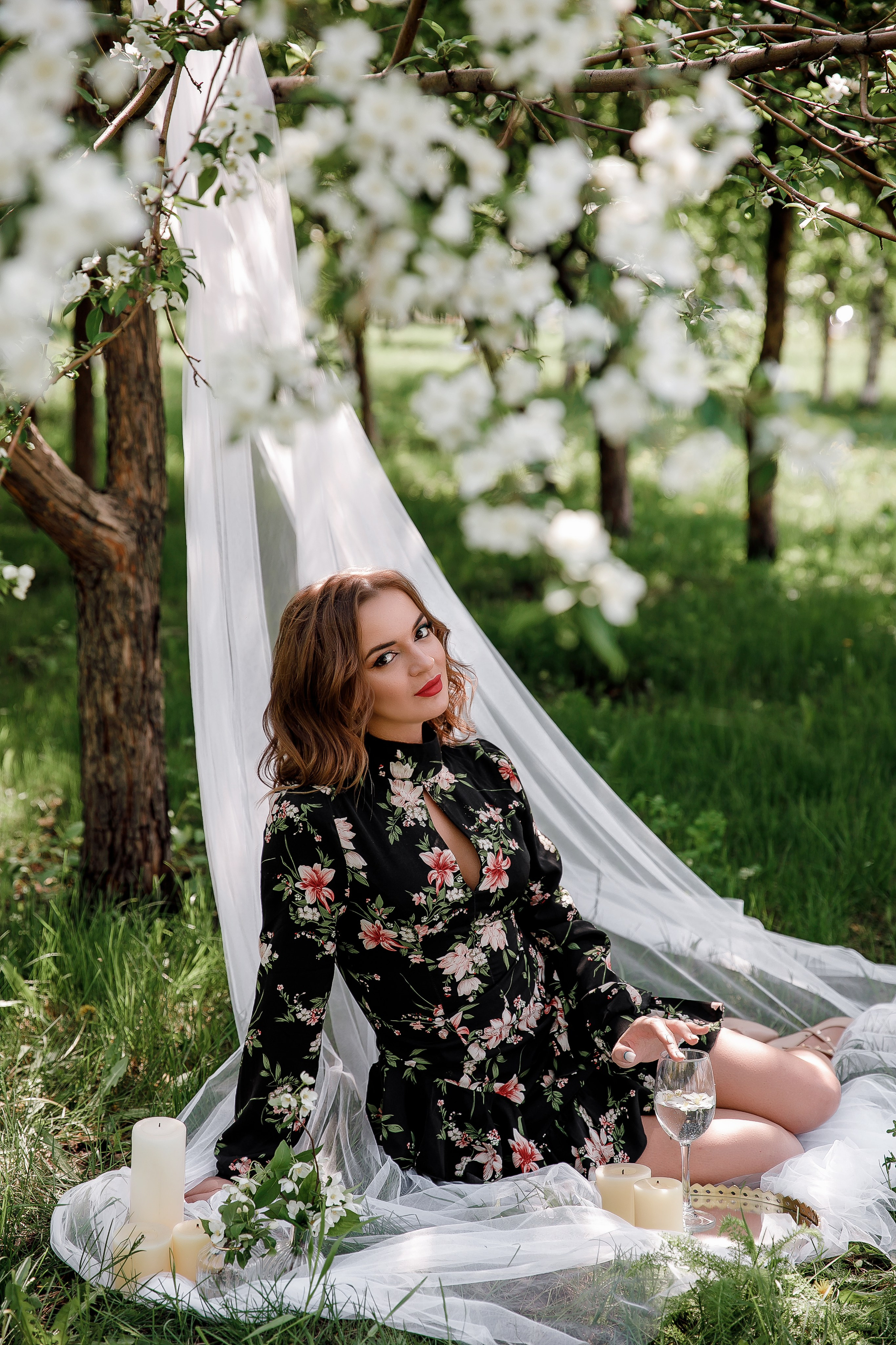 Фотосессия в яблонях. Свадебный фотограф в новокузнецке