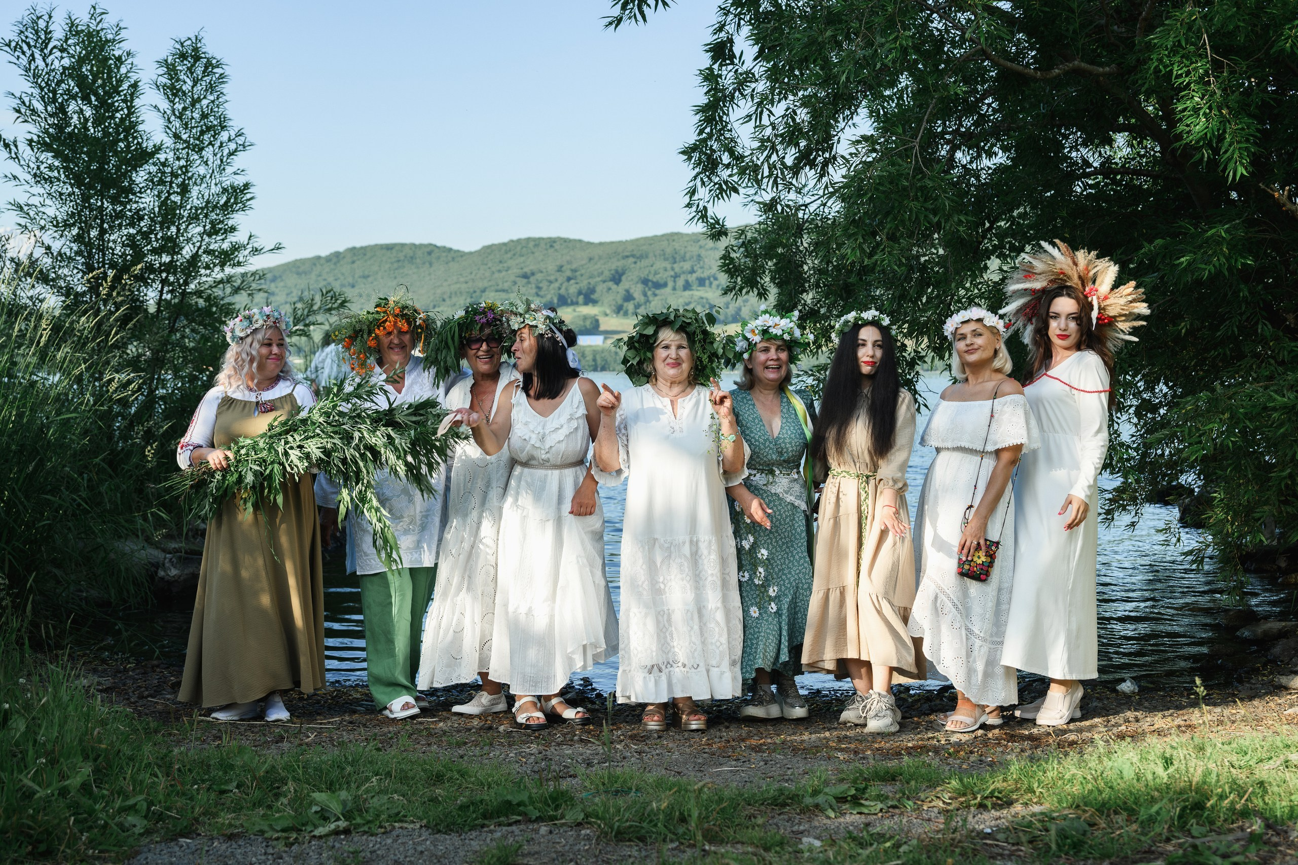 Фотосъемка праздника в этнической деревне в Петропавловске-Камчатском. Яркие народные гуляния и традиционные обряды в этническом стиле. Профессиональная съемка фольклорного фестиваля в Петропавловске-Камчатском. Колоритные кадры с участием местных жителей в национальных костюмах. Запечатленные эмоции и атмосфера этнического праздника на Камчатке.