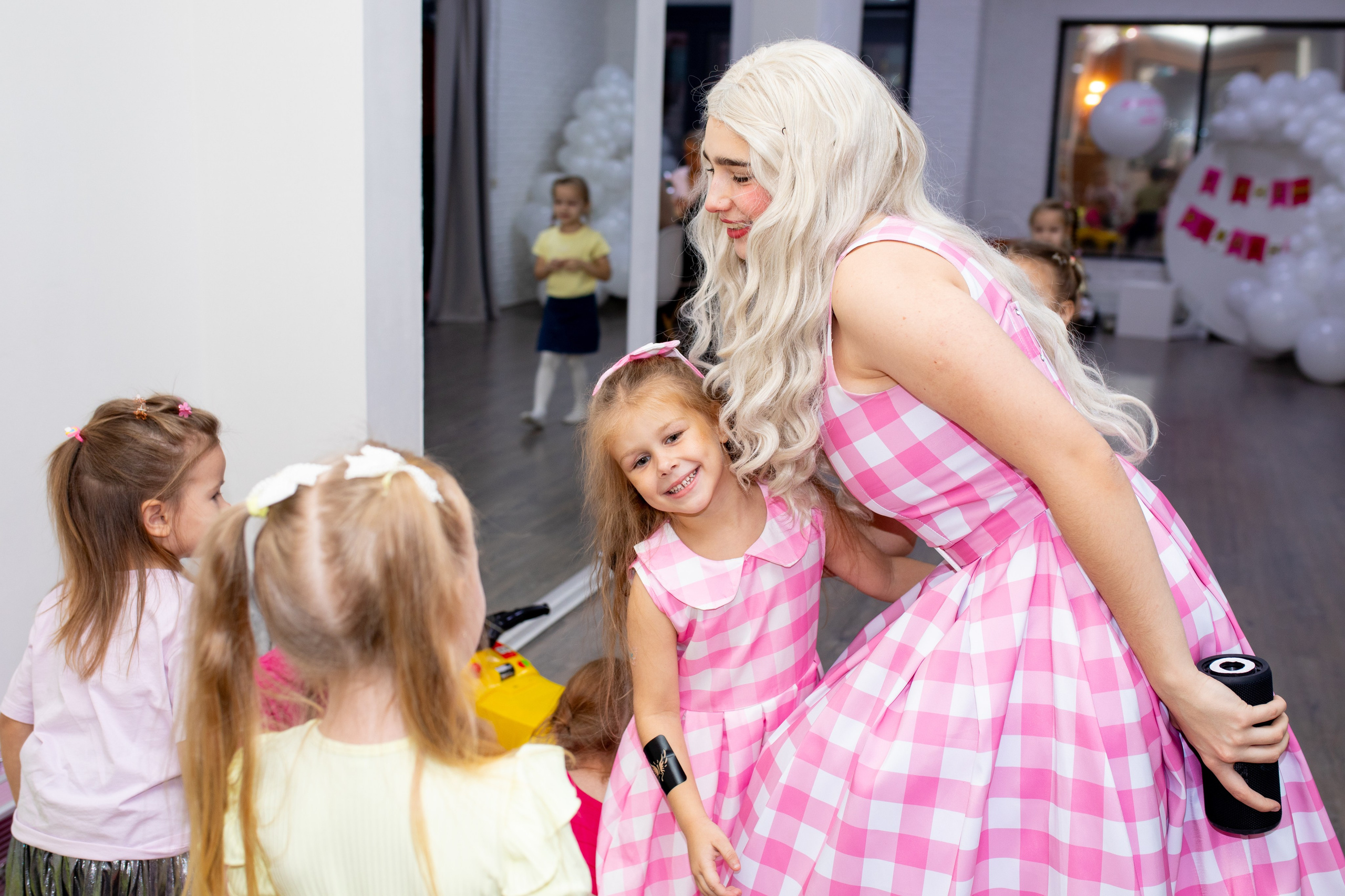 День рождения в стиле Барби. Лофт «Облака». Фотограф в Новосибирске Ася Зверева