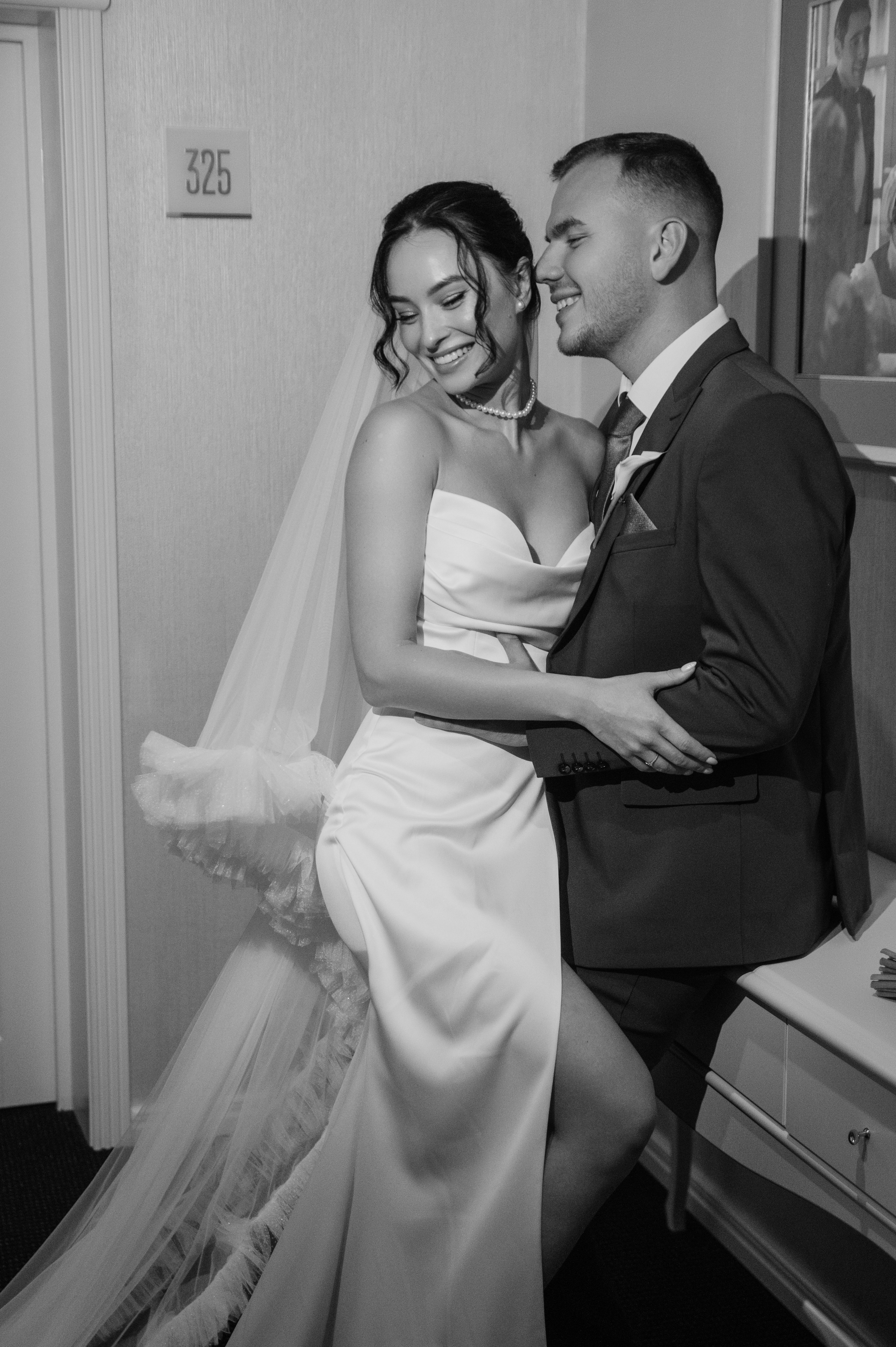 Галерея со свадьбы в Твери, красивая пара в Домотканово. Свадебный фотограф в Твери, Москве и Санкт-Петербурге Денисова Екатерина