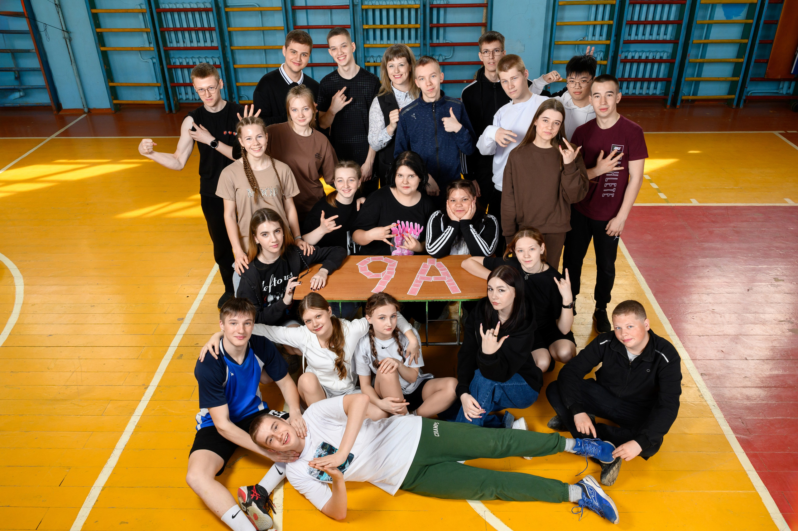 АСОШ № 1, 9А класс. Фотоальбомы для выпускников школ и детских садов в Республике Алтай и за её пределами