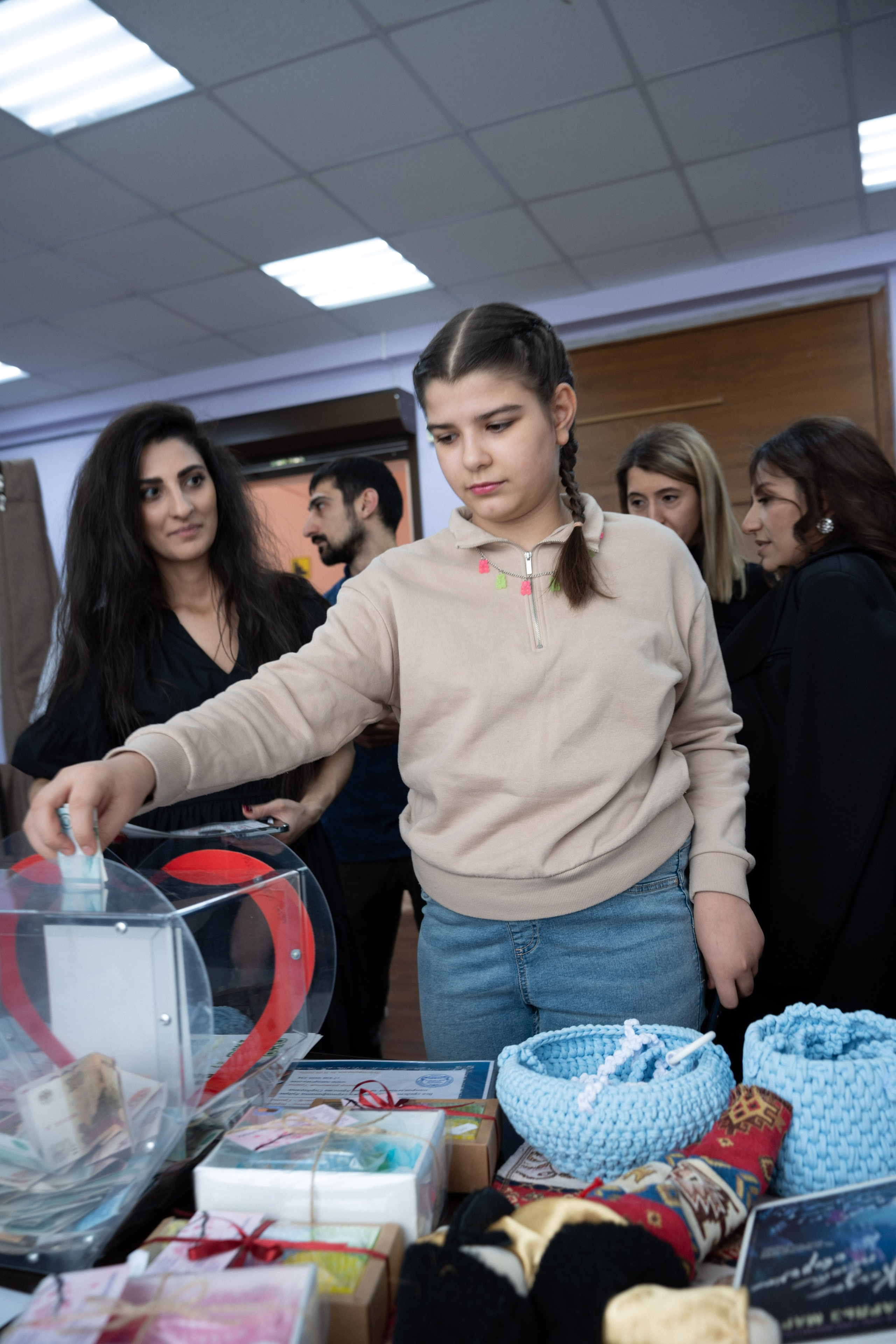 Благотворительный концерт в помощь Артему Сардаряну. Фотограф Артем Севостьянов. Профессиональная фотосъемка в Ногинске, Москве, Московской области и за границей
