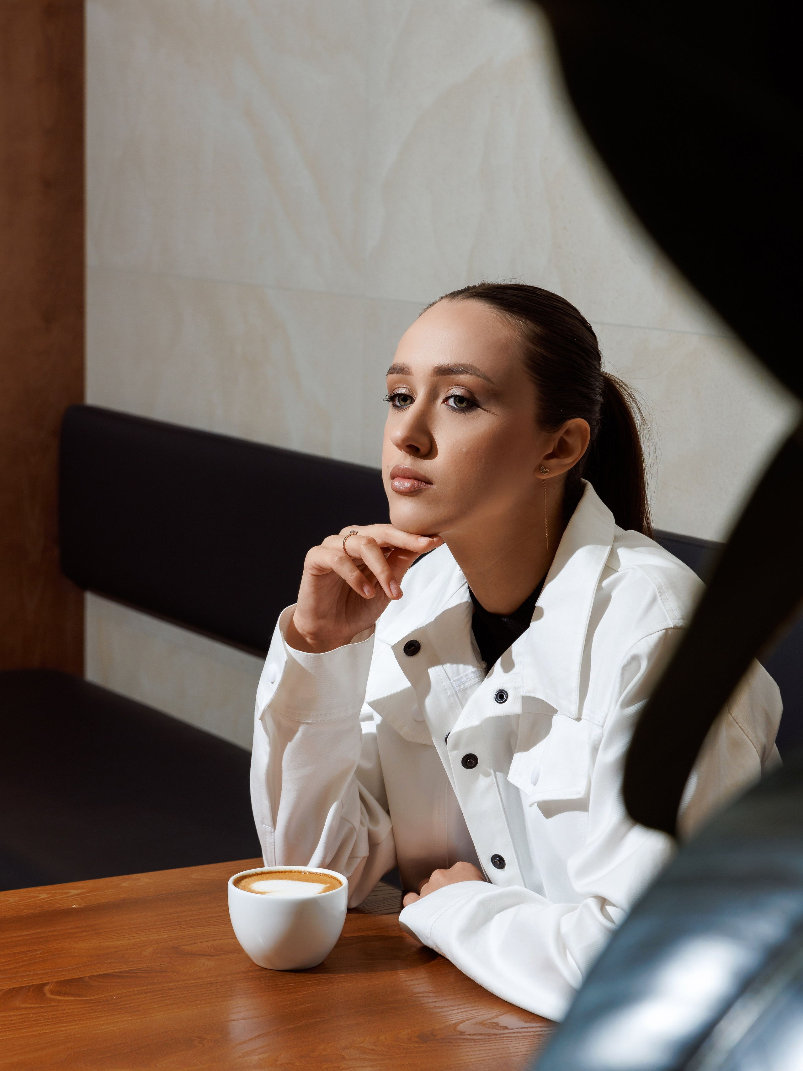 TONY CLOU. Съёмка в кофейне. Фотограф Виталий Хайлов, Екатеринбург