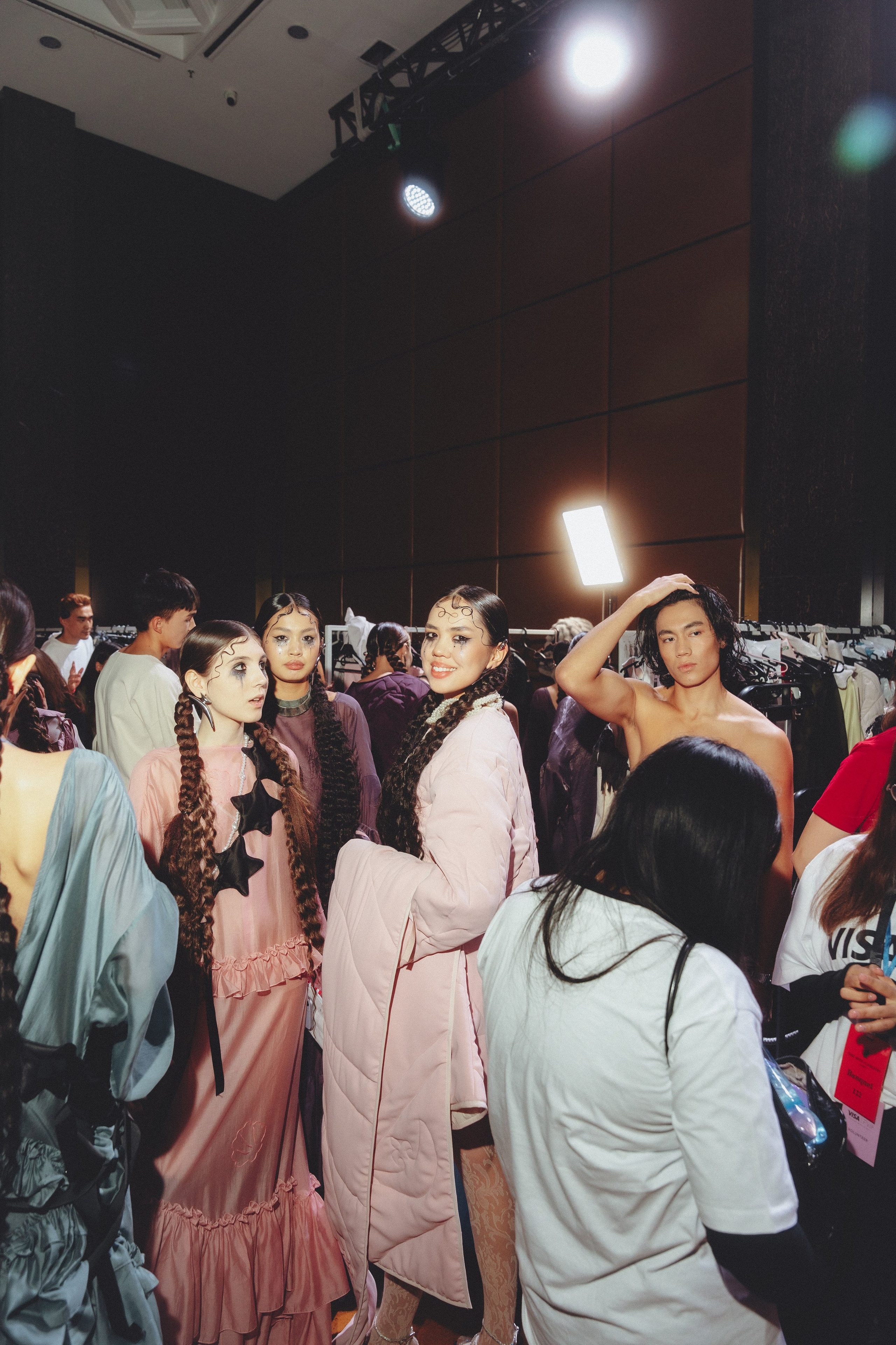 VISA FASHION WEEK ALMATY SS26 / BACKSTAGE ZONE