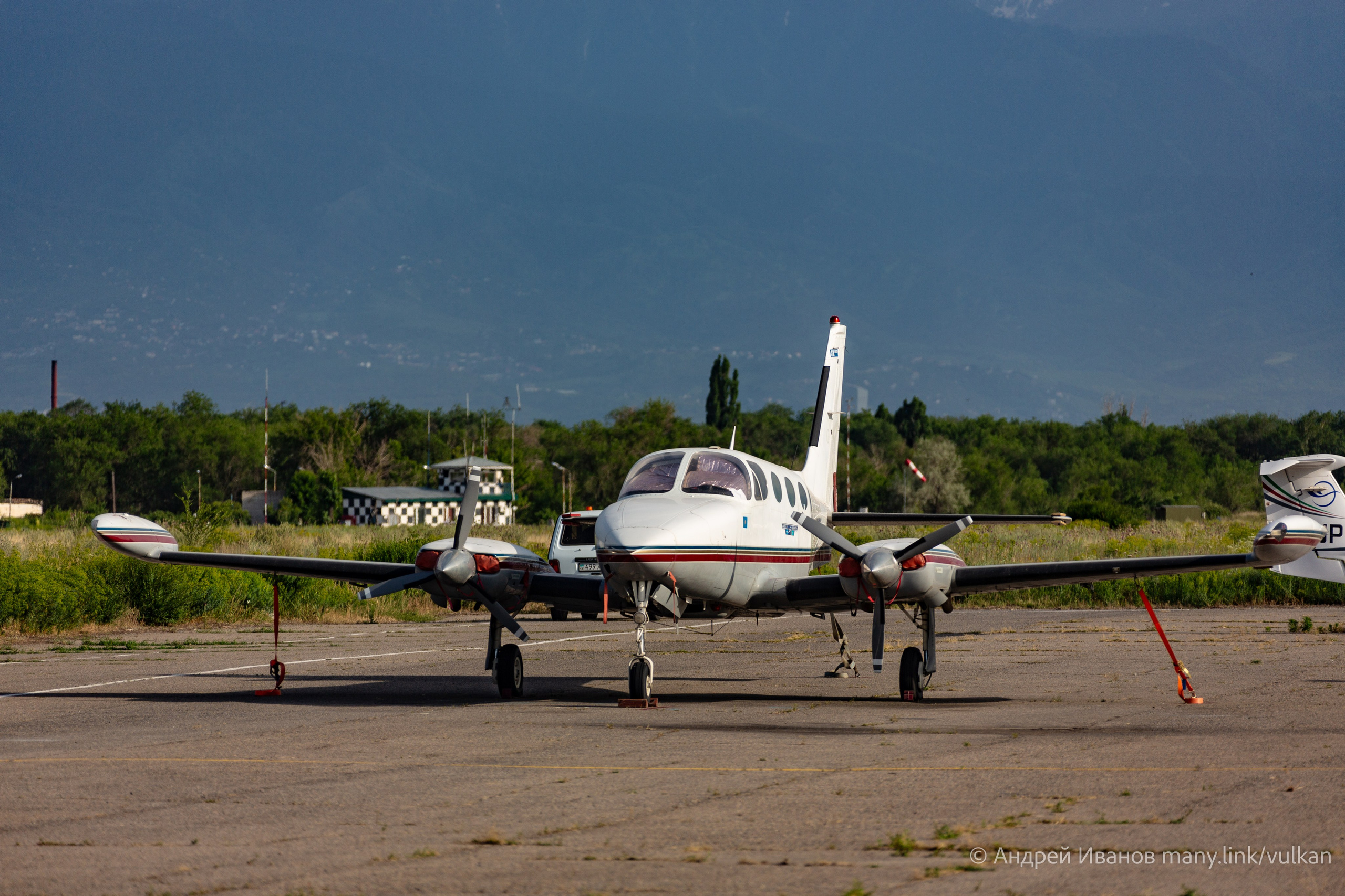 Полёт на Иссык-Куль — конференция Кругосветчиков (2025г). Фотоальбом показывающий увлекательный мир авиации и мир медведей Андрея Иванова