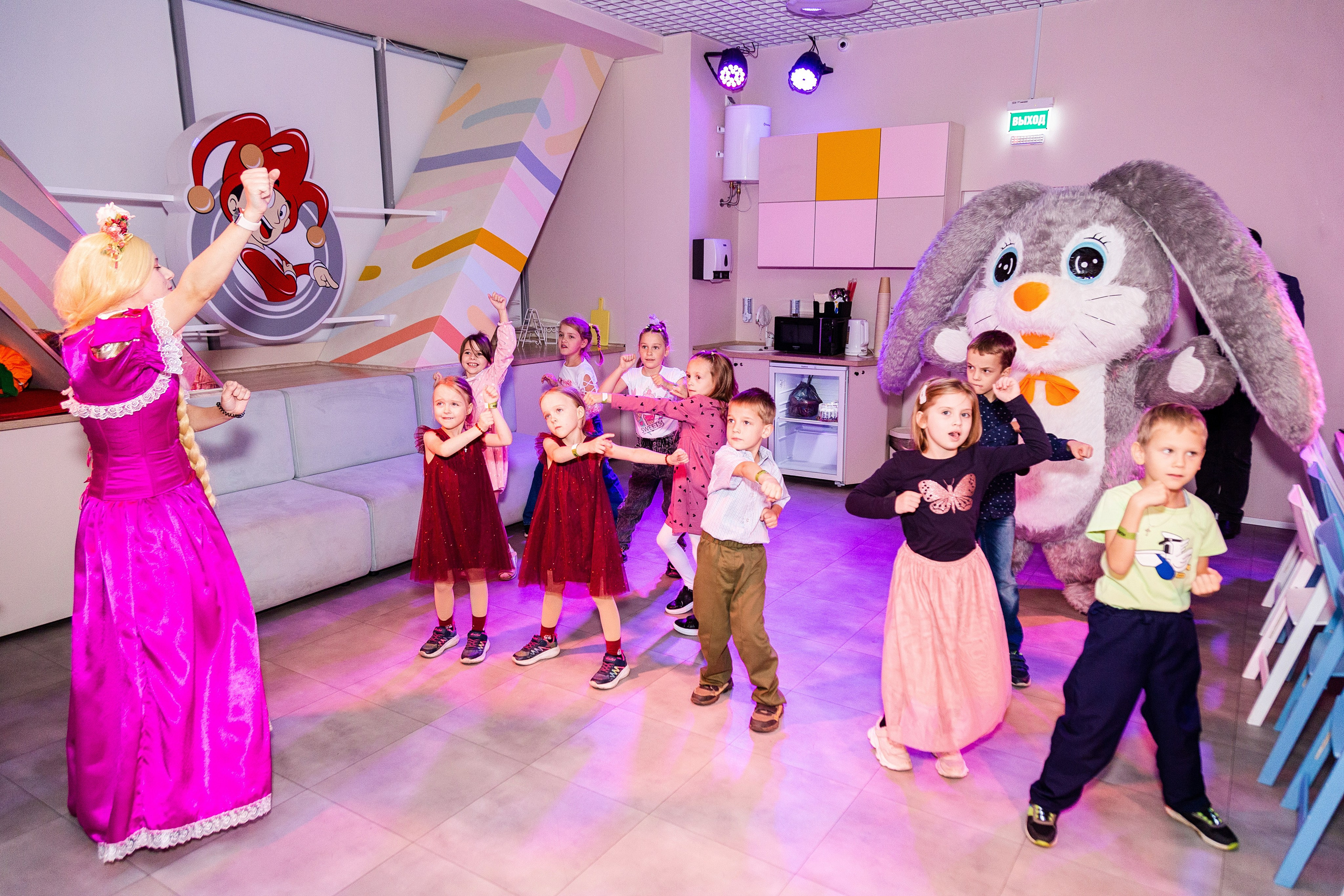 Лиде и Лизе 6 лет. Детский фотограф видеограф в Хабаровске Михаил Орлов